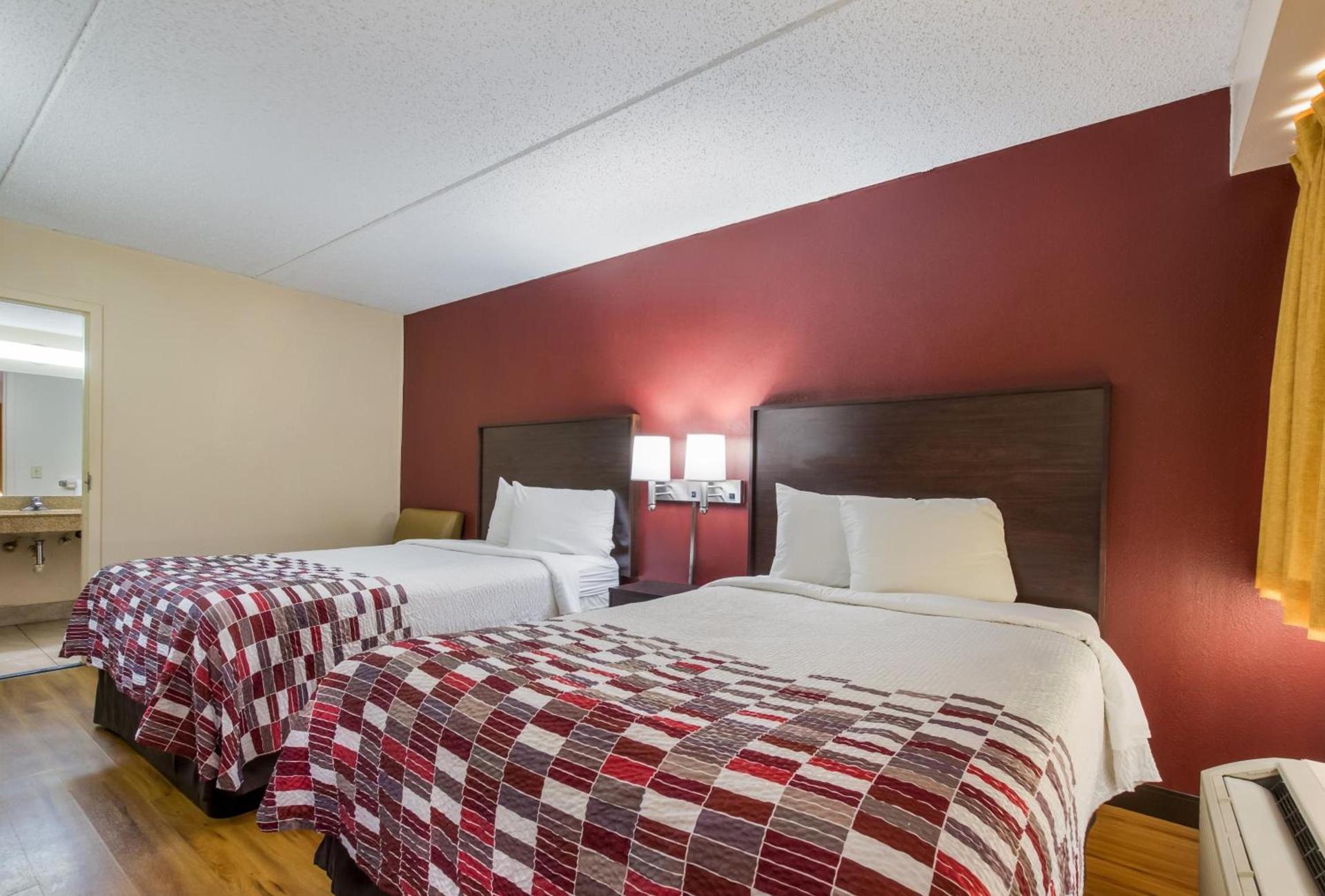Red Roof Inn Shelbyville photo 29