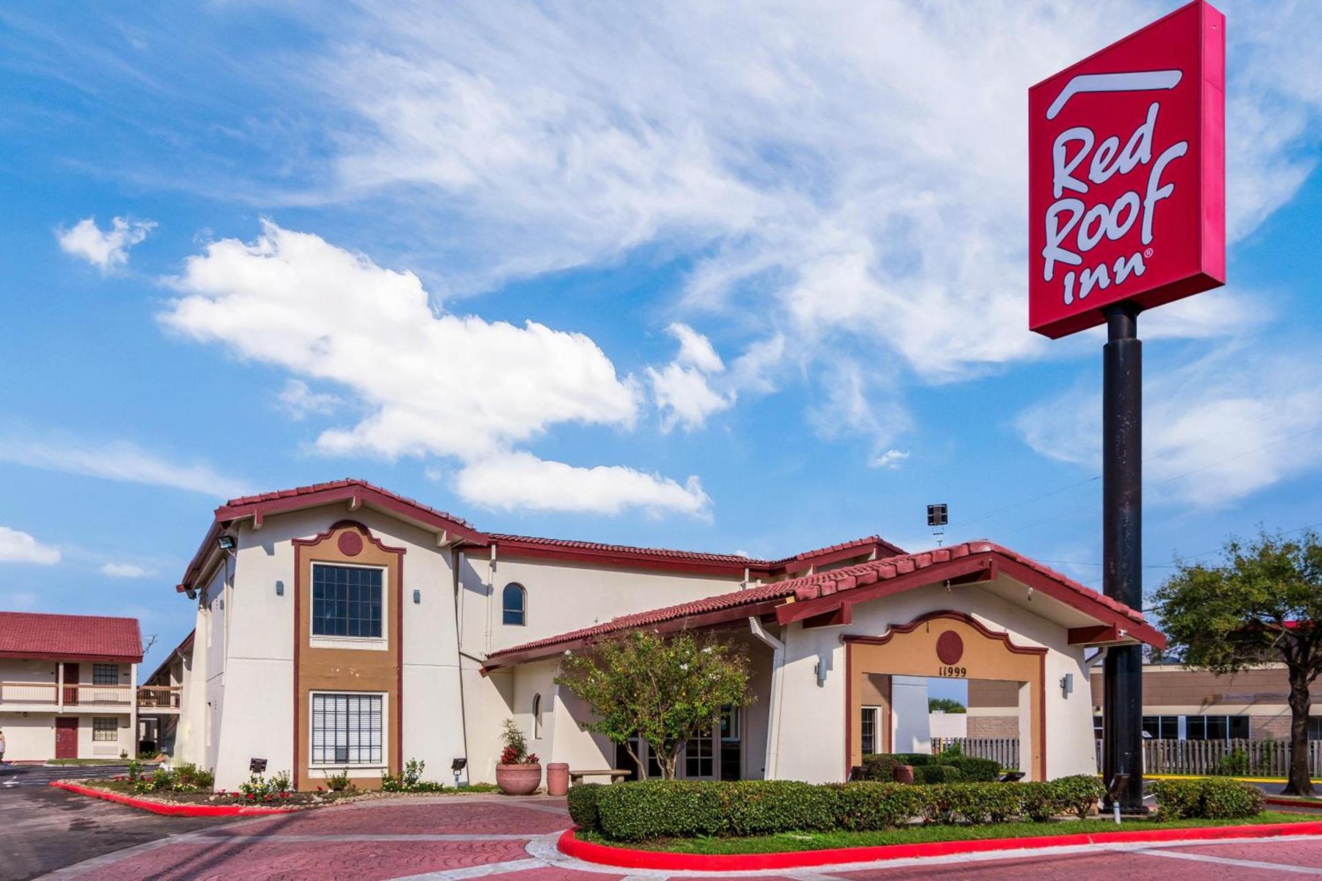 Red Roof Inn Houston East I-10 photo 1