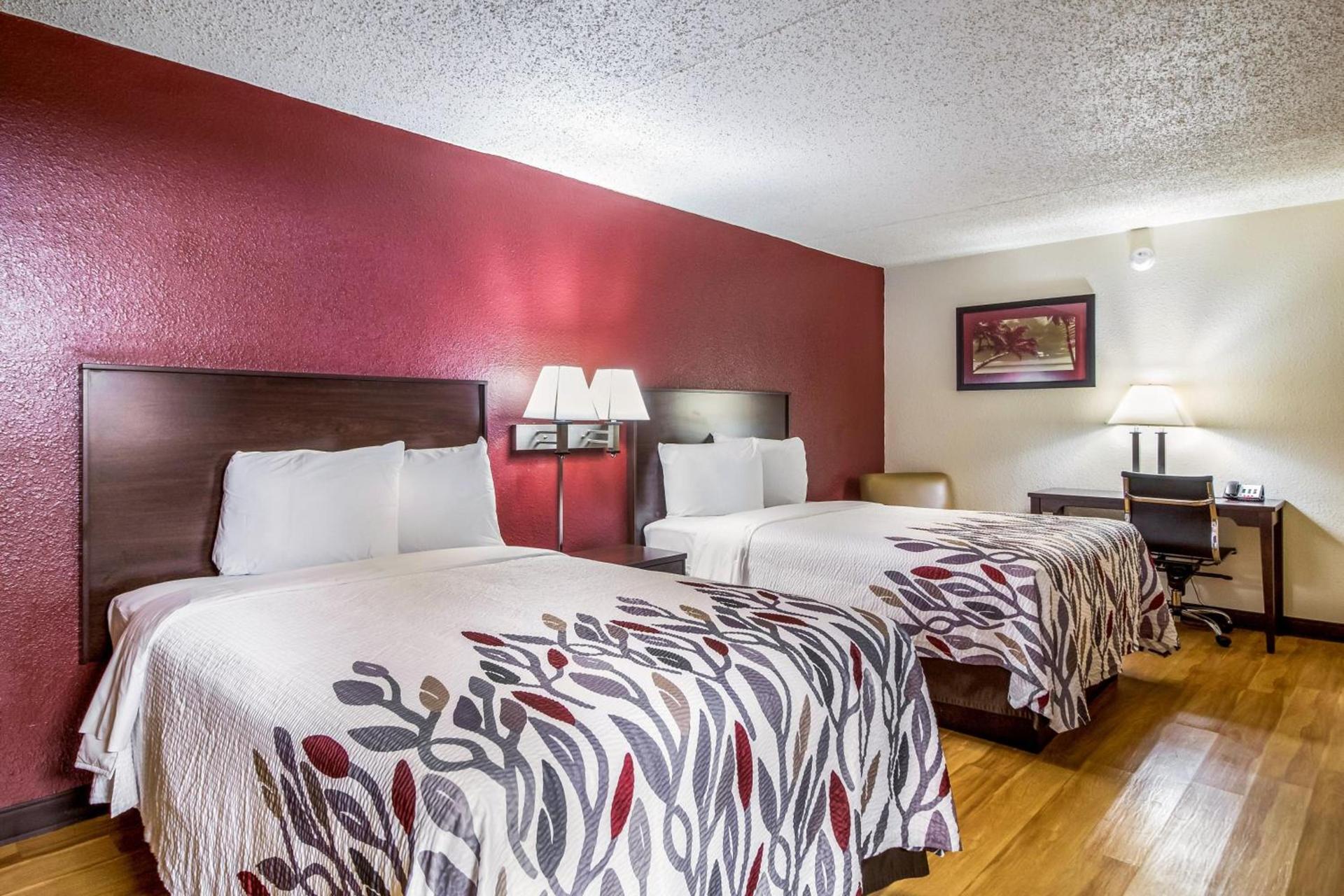 Red Roof Inn Houston East I-10 photo 10