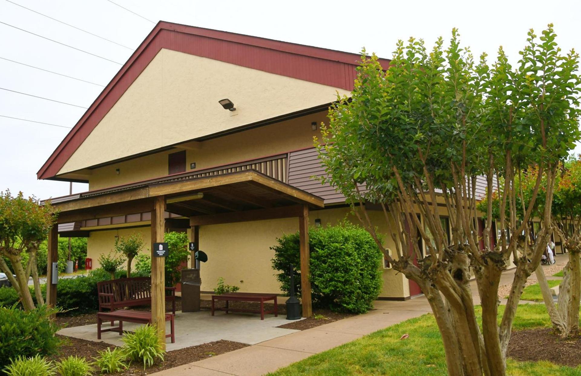 Red Roof Inn Richmond South photo 6