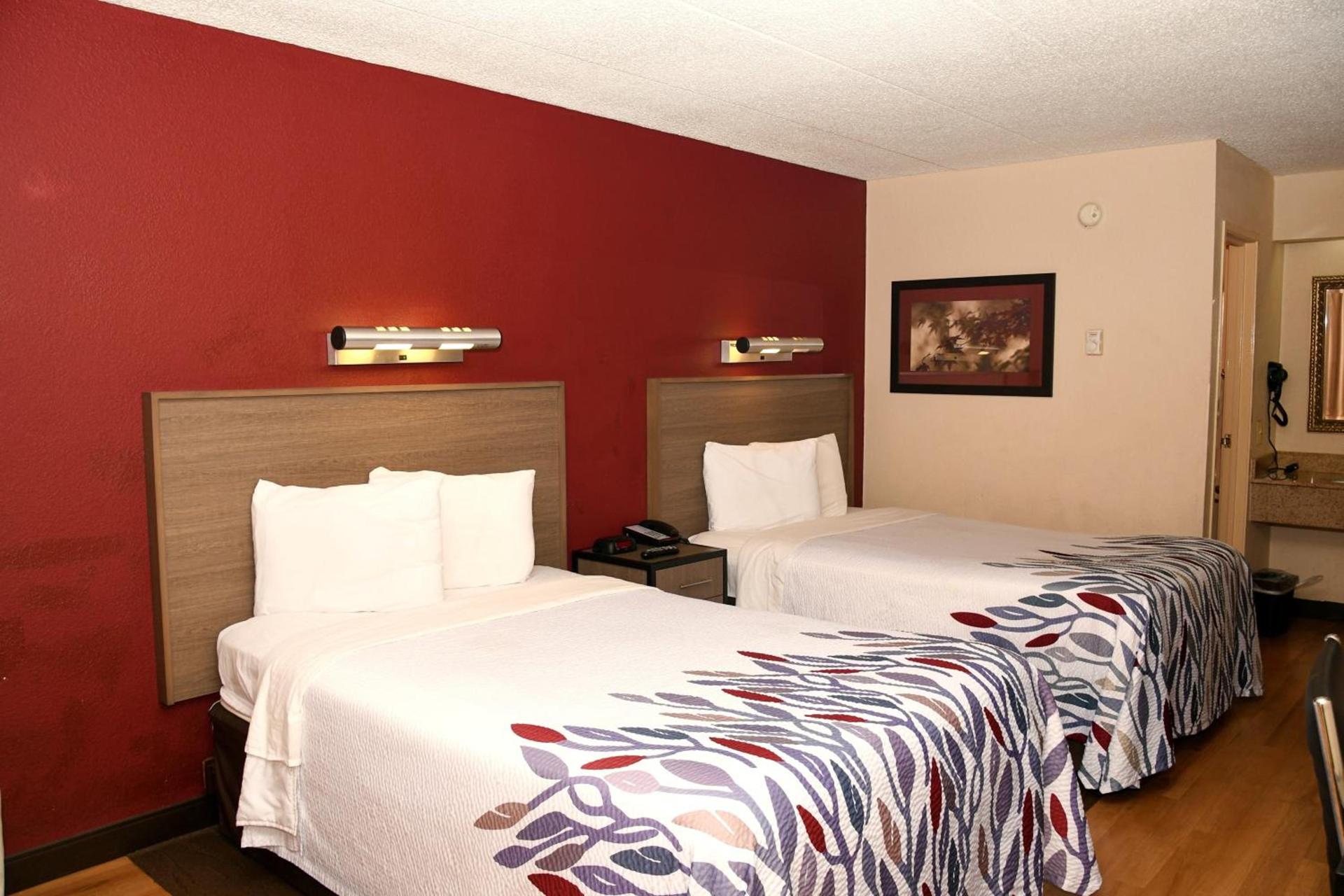 Red Roof Inn Richmond South photo 17
