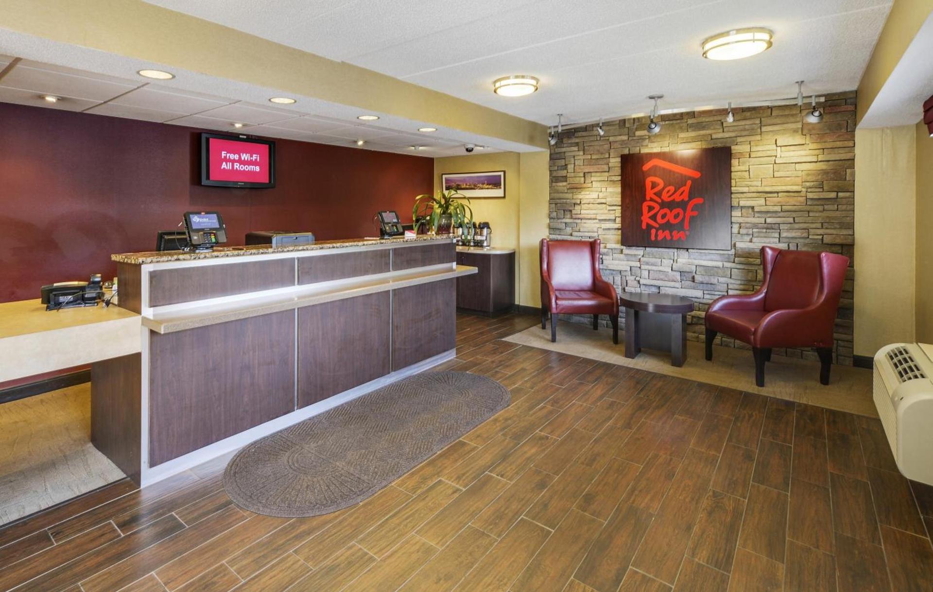 Red Roof Inn Richmond South photo 8