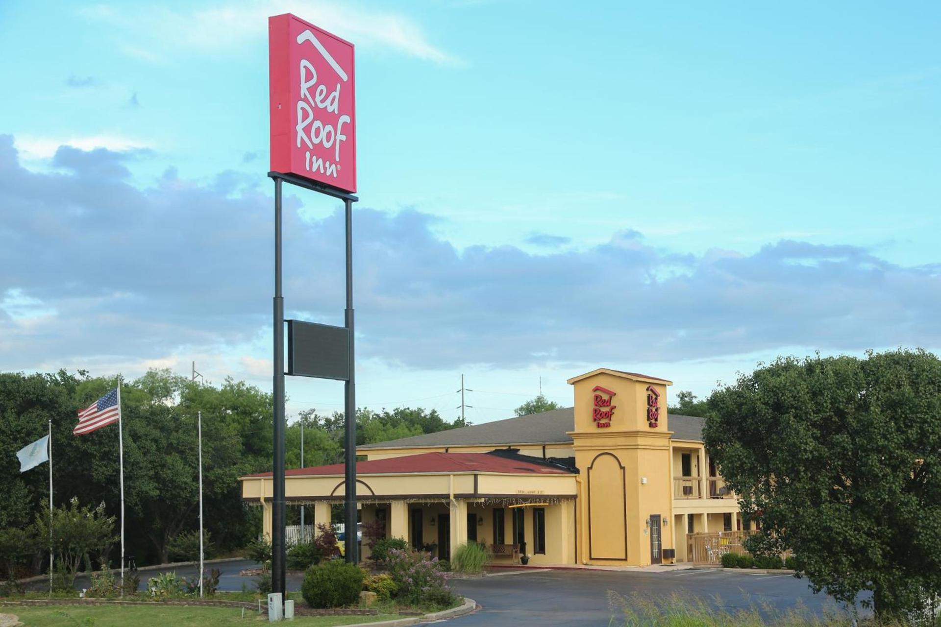 Red Roof Inn Ardmore photo 2