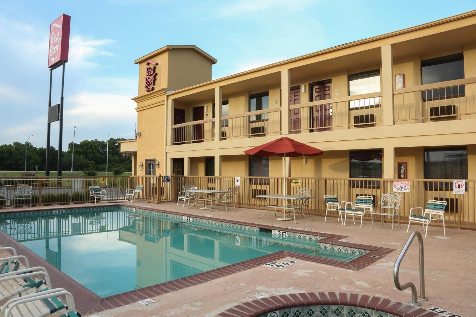 Red Roof Inn Ardmore photo 3