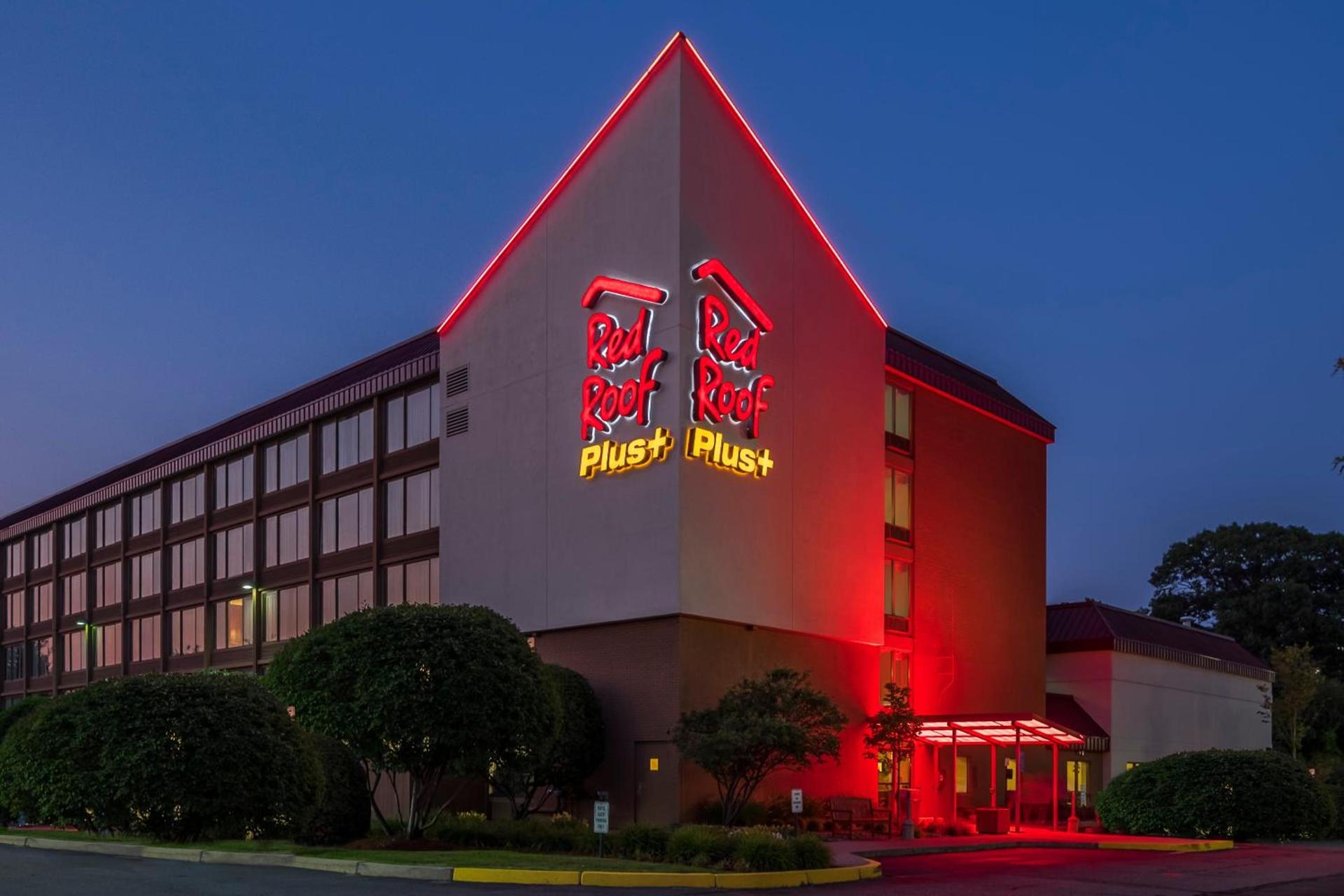 Red Roof Inn PLUS+ Boston - Woburn/ Burlington photo 2