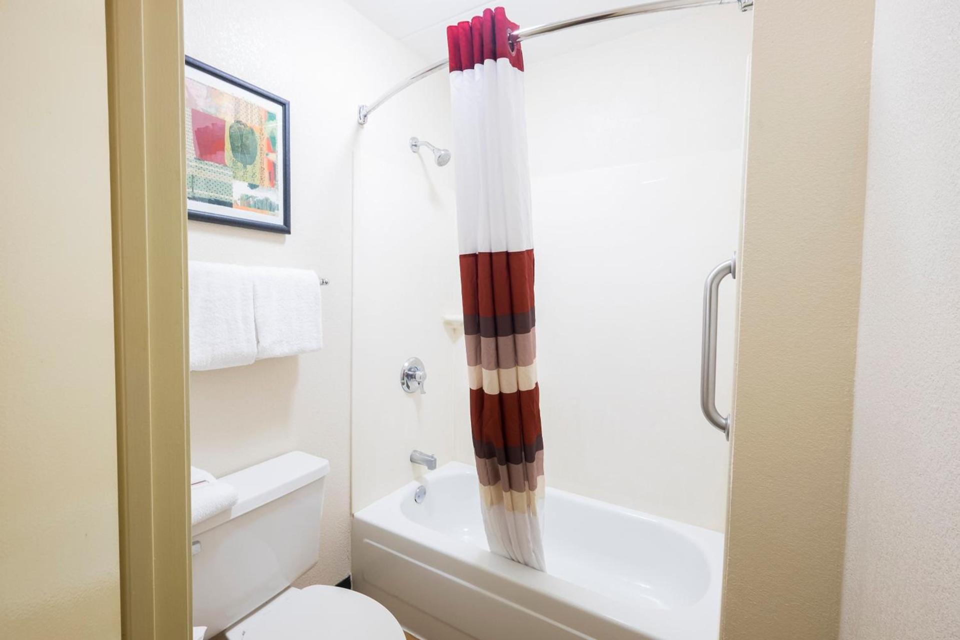 Red Roof Inn Parsippany photo 25