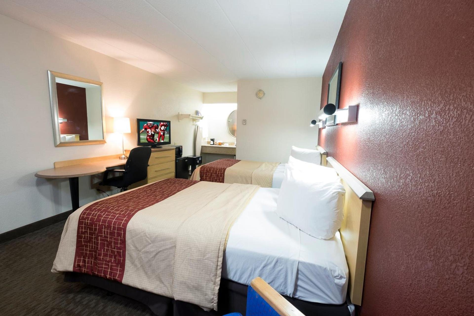 Red Roof Inn Parsippany photo 10