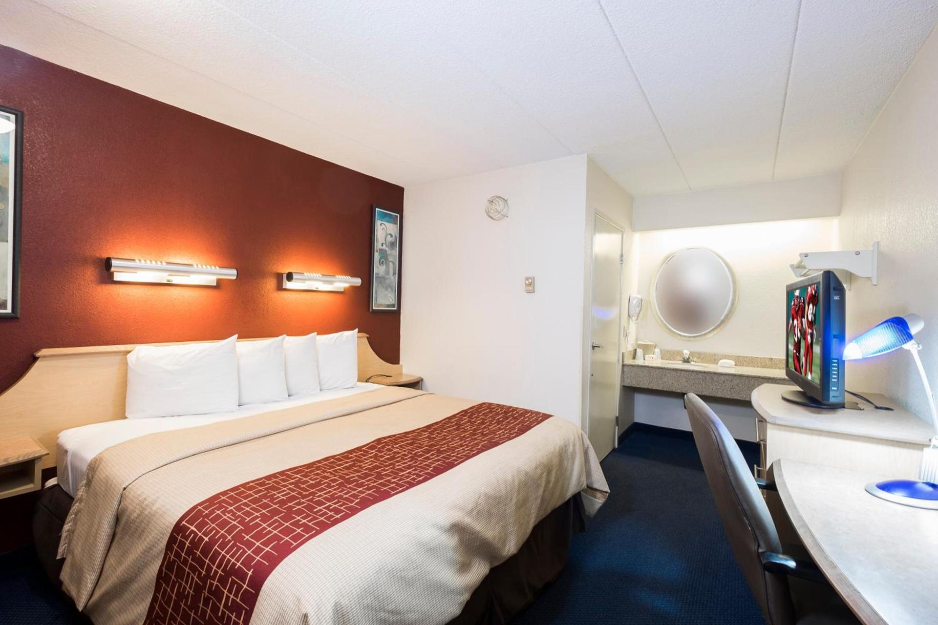 Red Roof Inn Parsippany photo 11