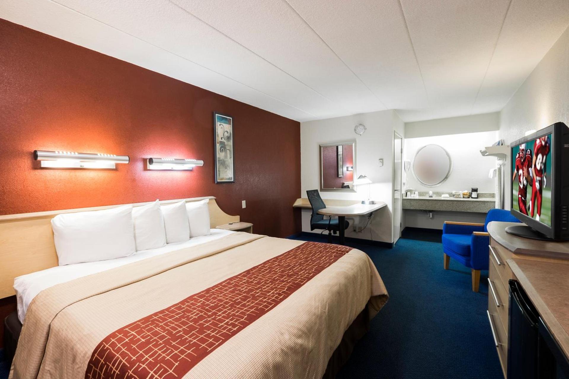 Red Roof Inn Parsippany photo 15