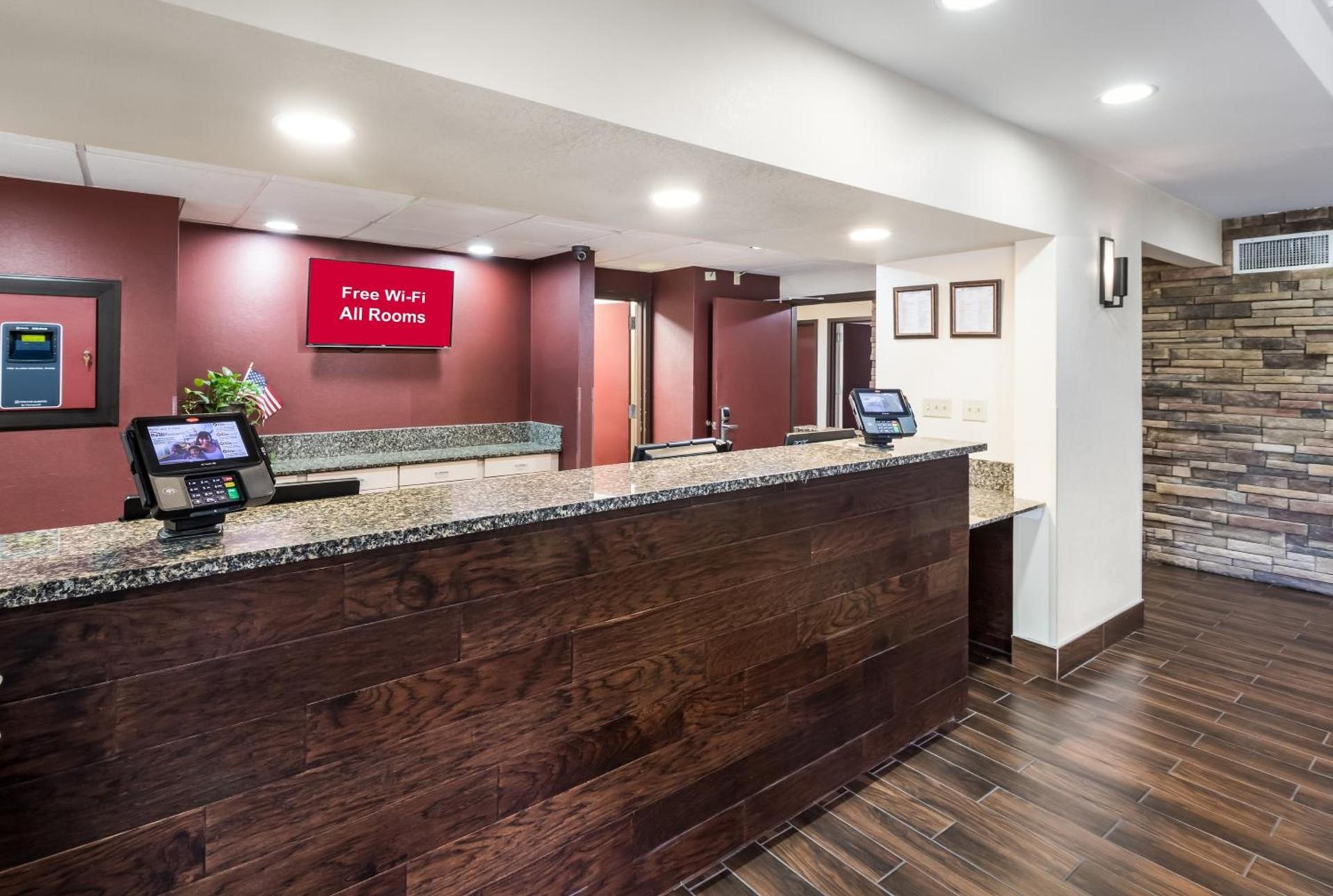 Red Roof Inn Murfreesboro photo 8