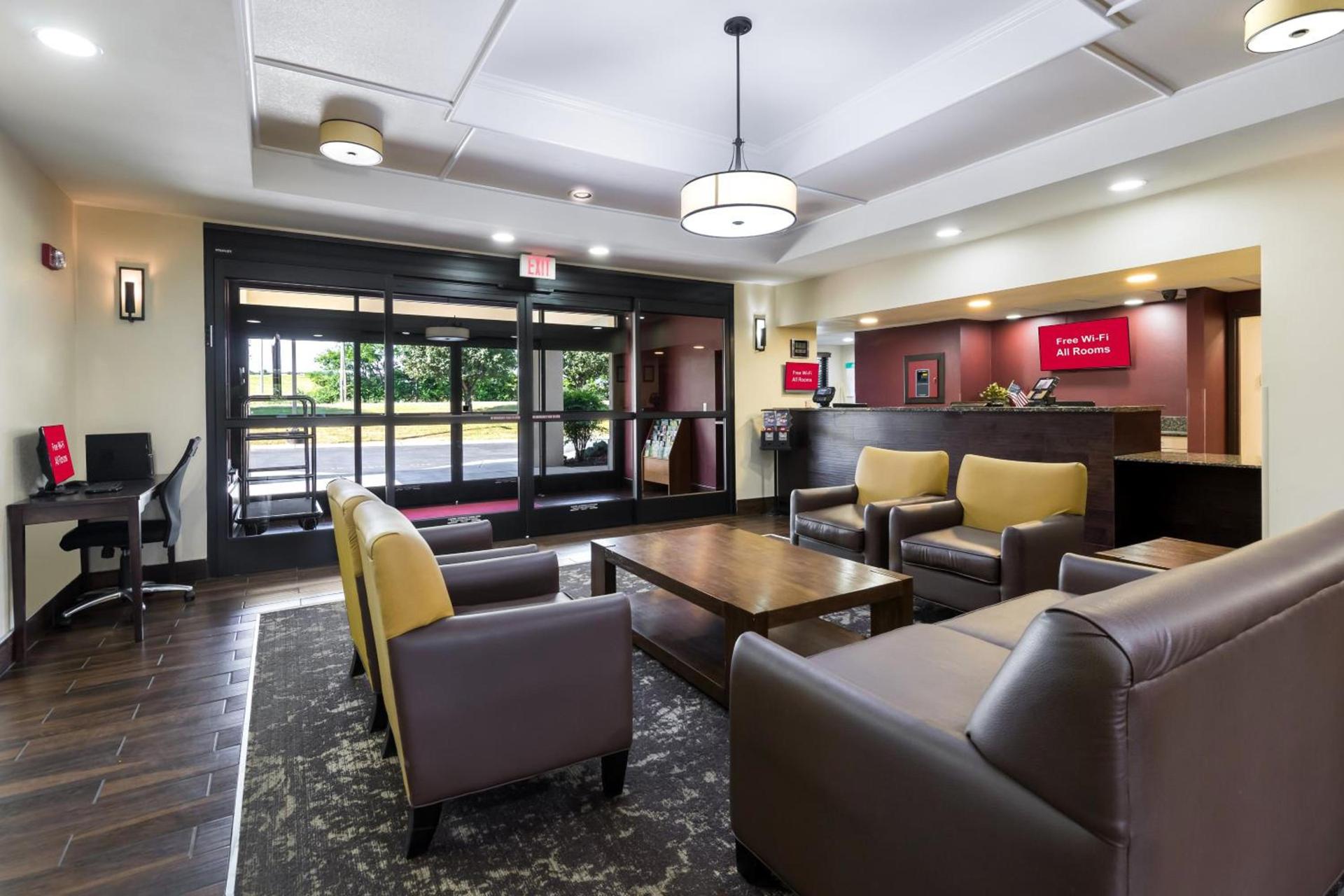 Red Roof Inn Murfreesboro photo 9