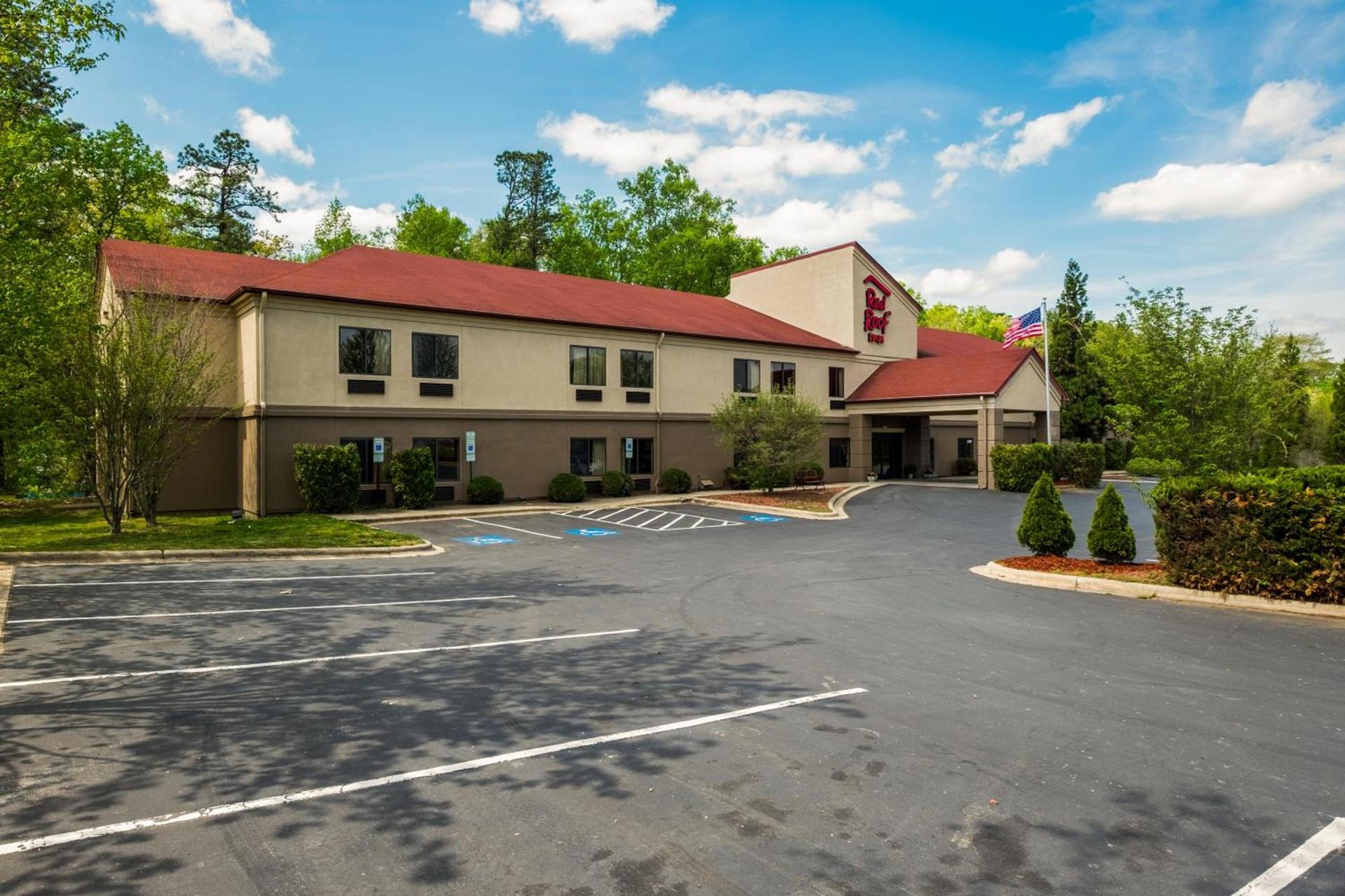 Red Roof Inn Hendersonville photo 2