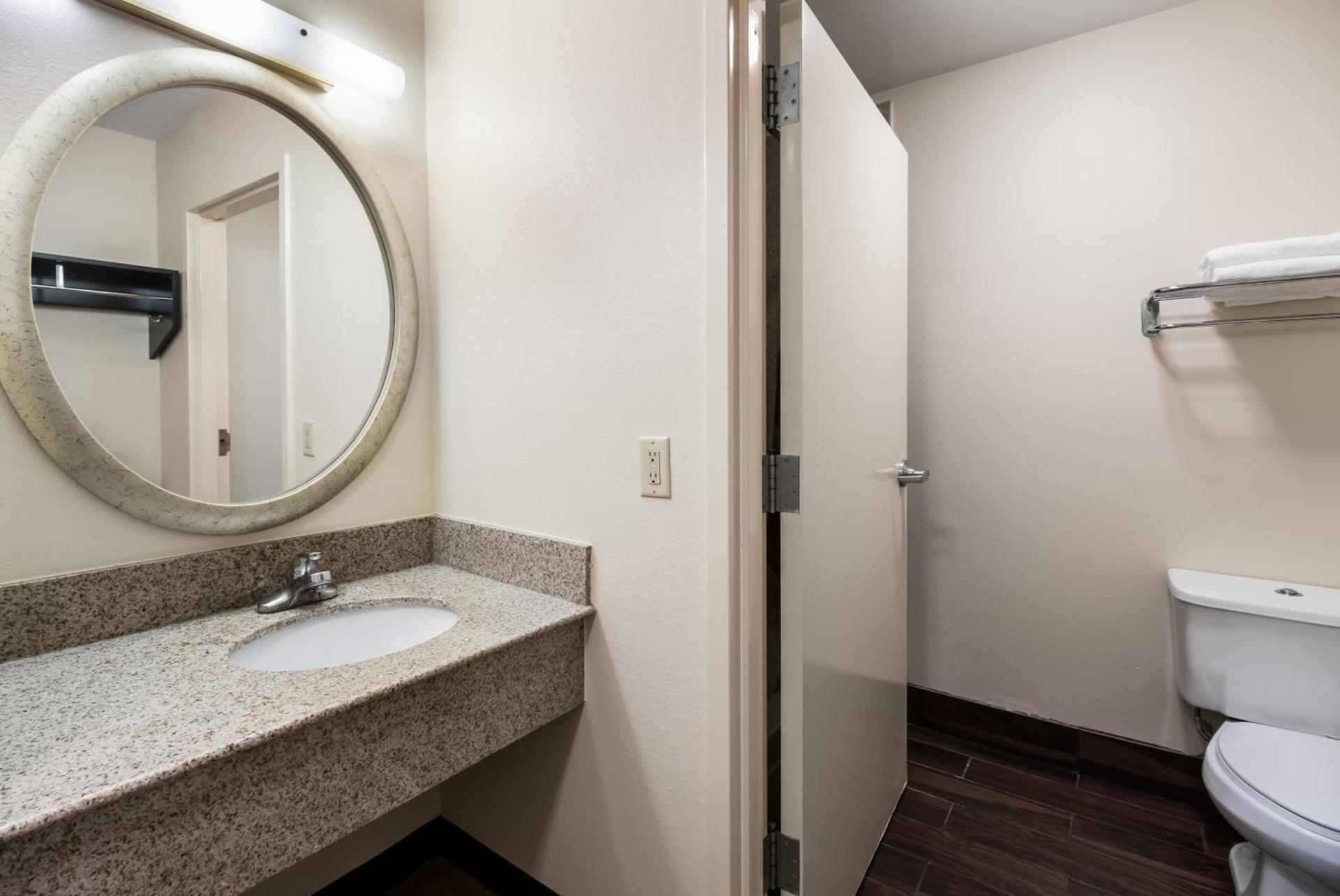 Red Roof Inn Murfreesboro photo 24