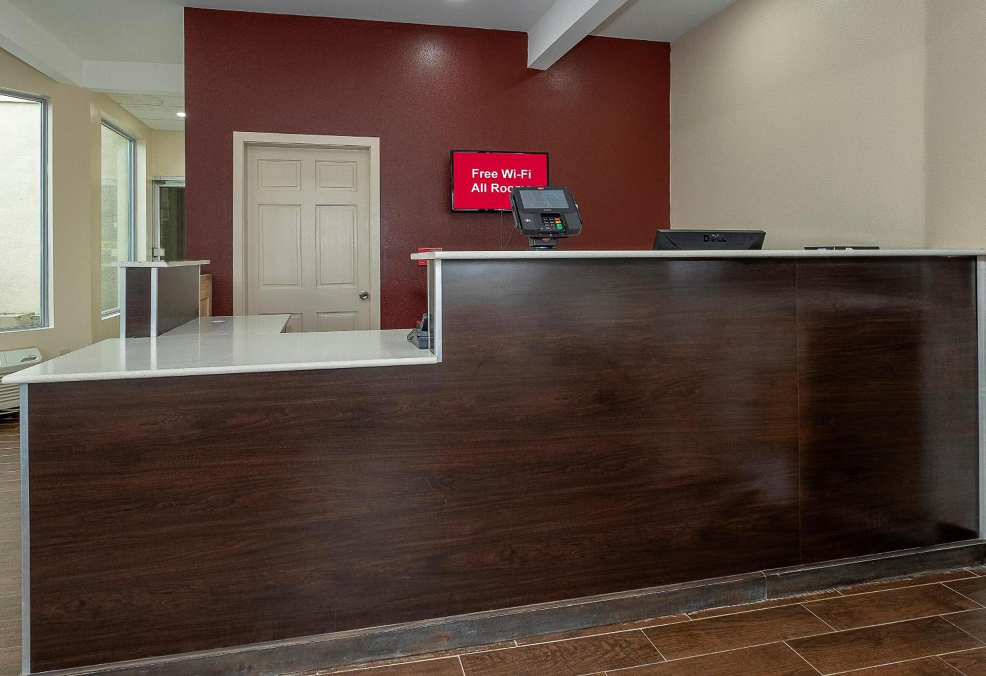 Red Roof Inn Freehold photo 5