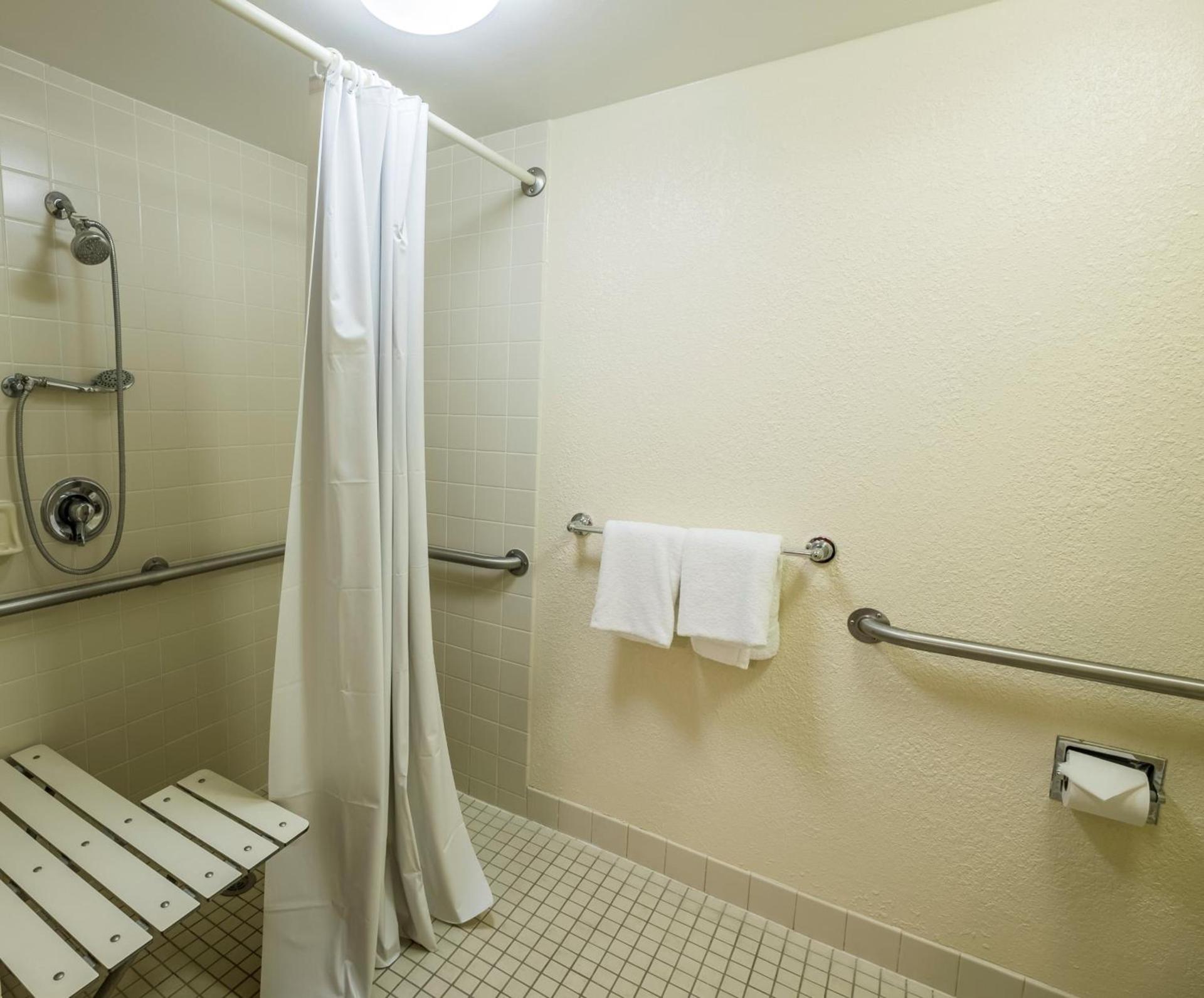 Red Roof Inn Indianapolis South photo 24