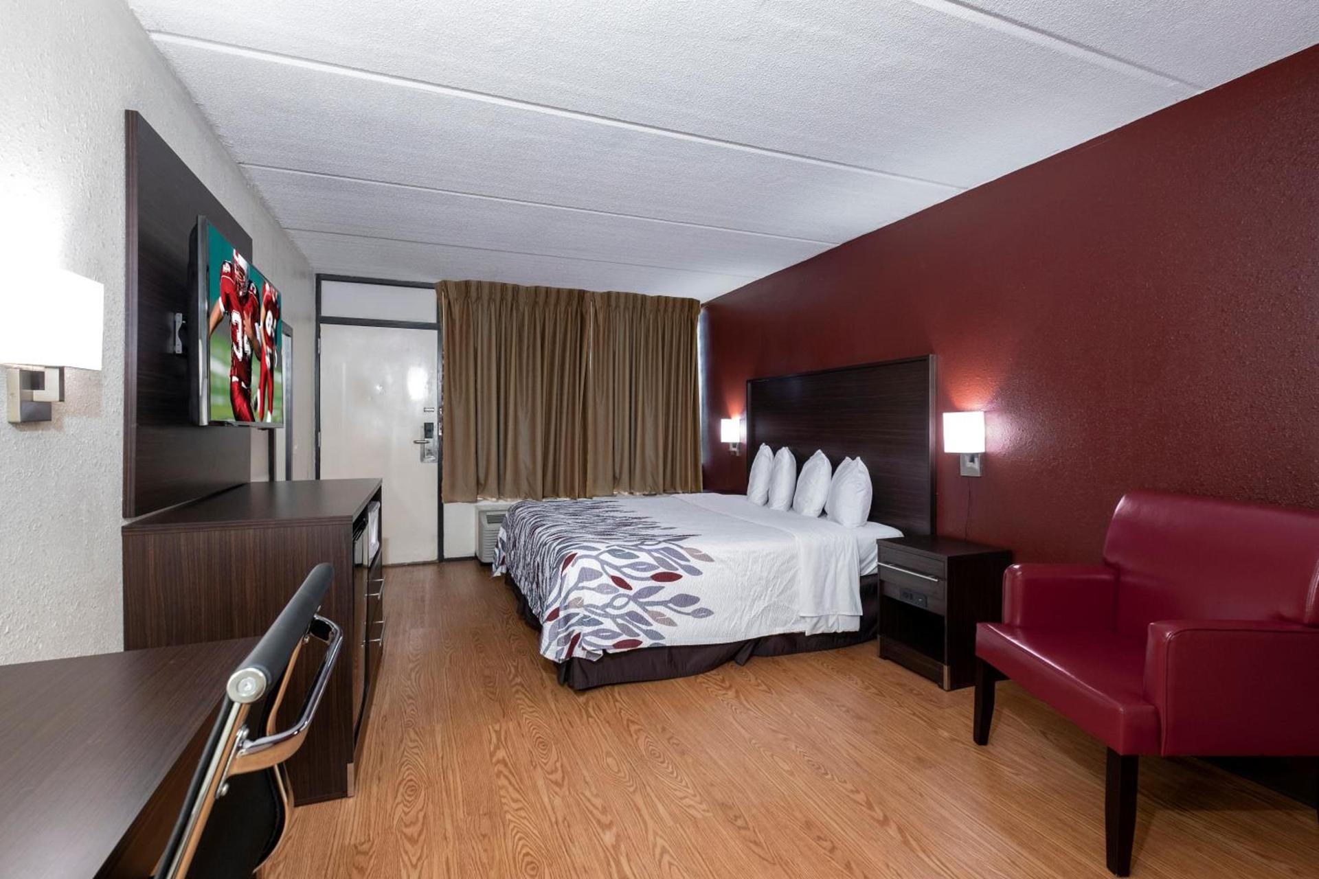 Red Roof Inn Kenly - I-95 photo 11