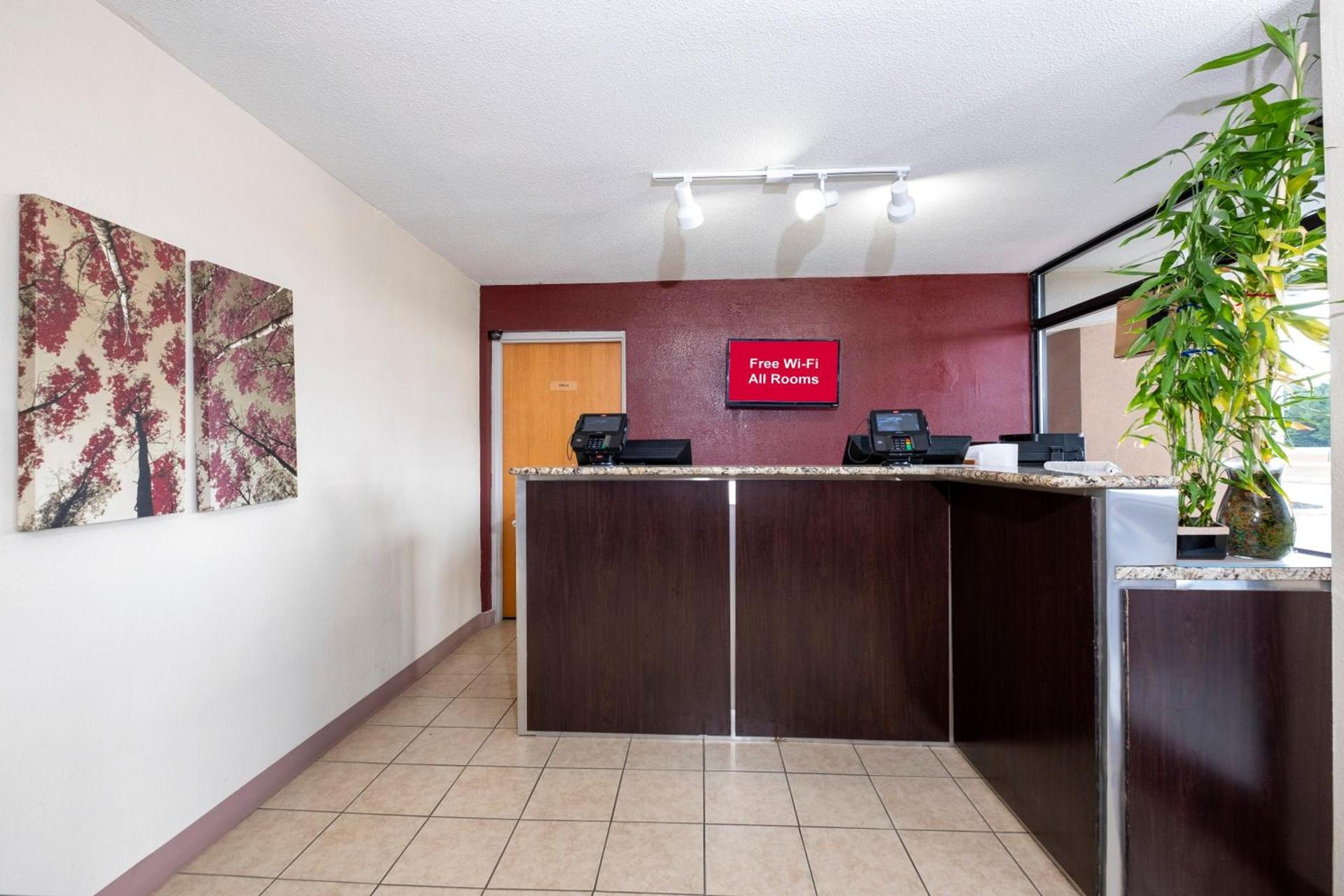 Red Roof Inn Kenly - I-95 photo 4
