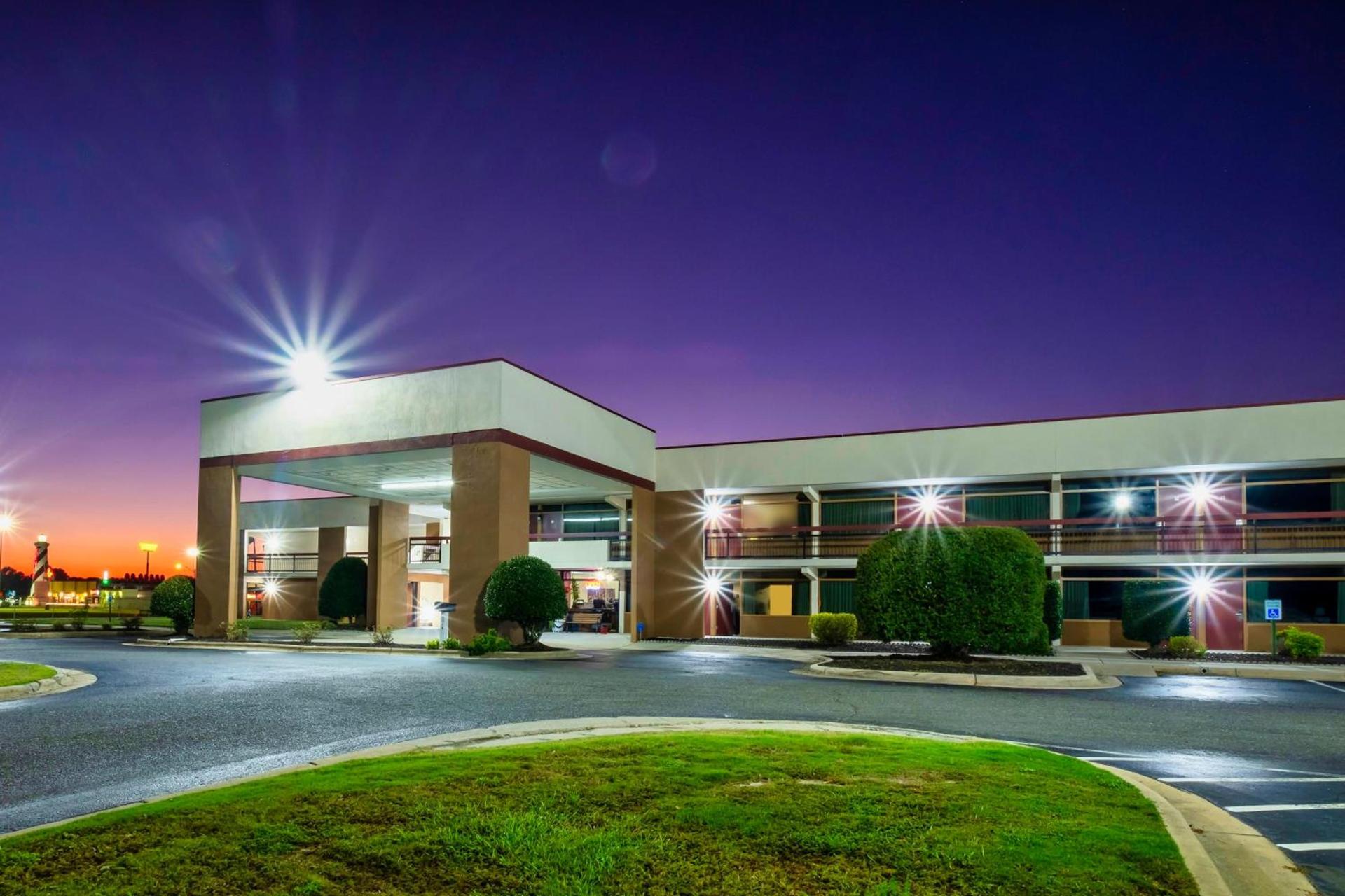 Red Roof Inn Kenly - I-95 photo 2