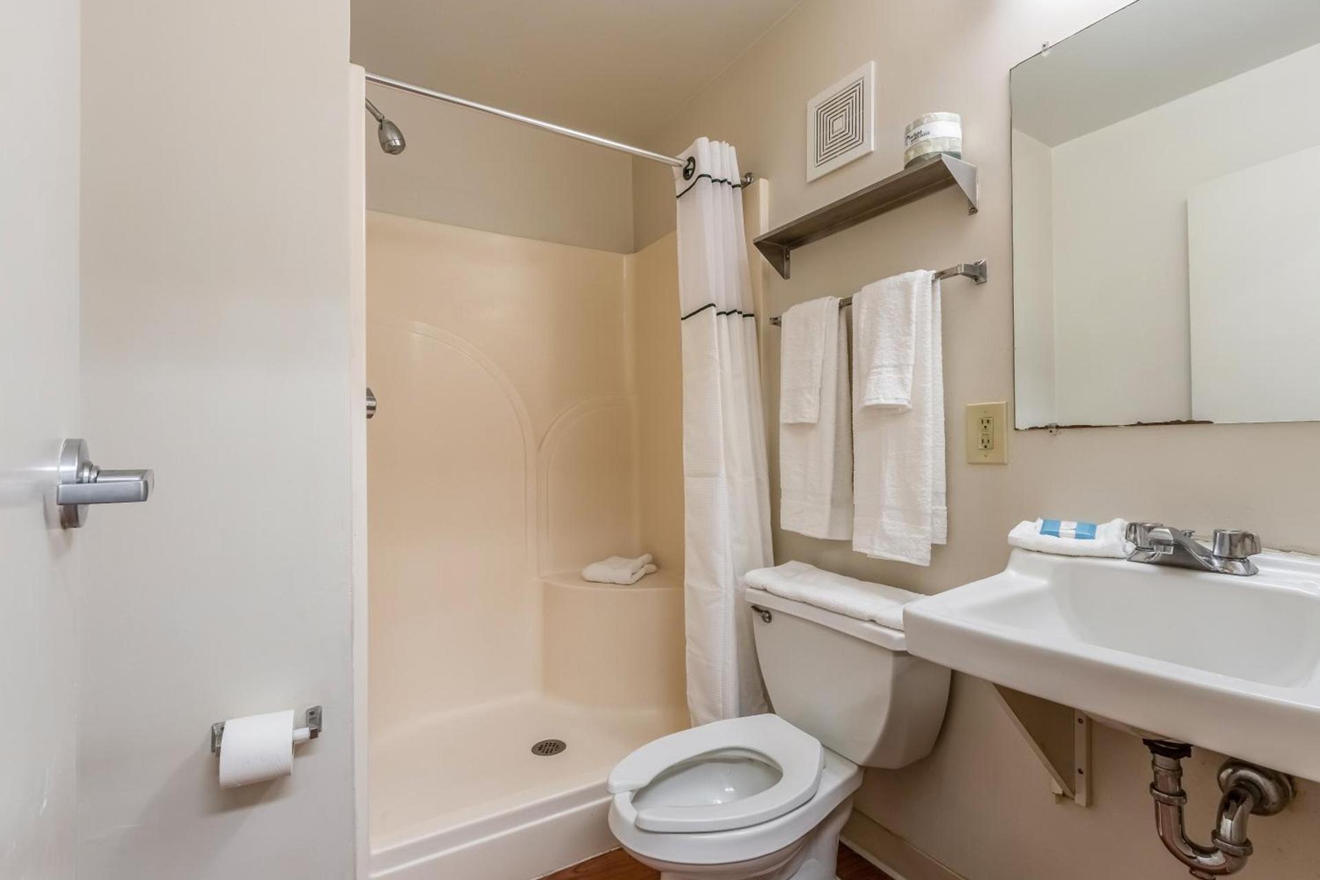 Studio 51 Extended Stay Hotel photo 20