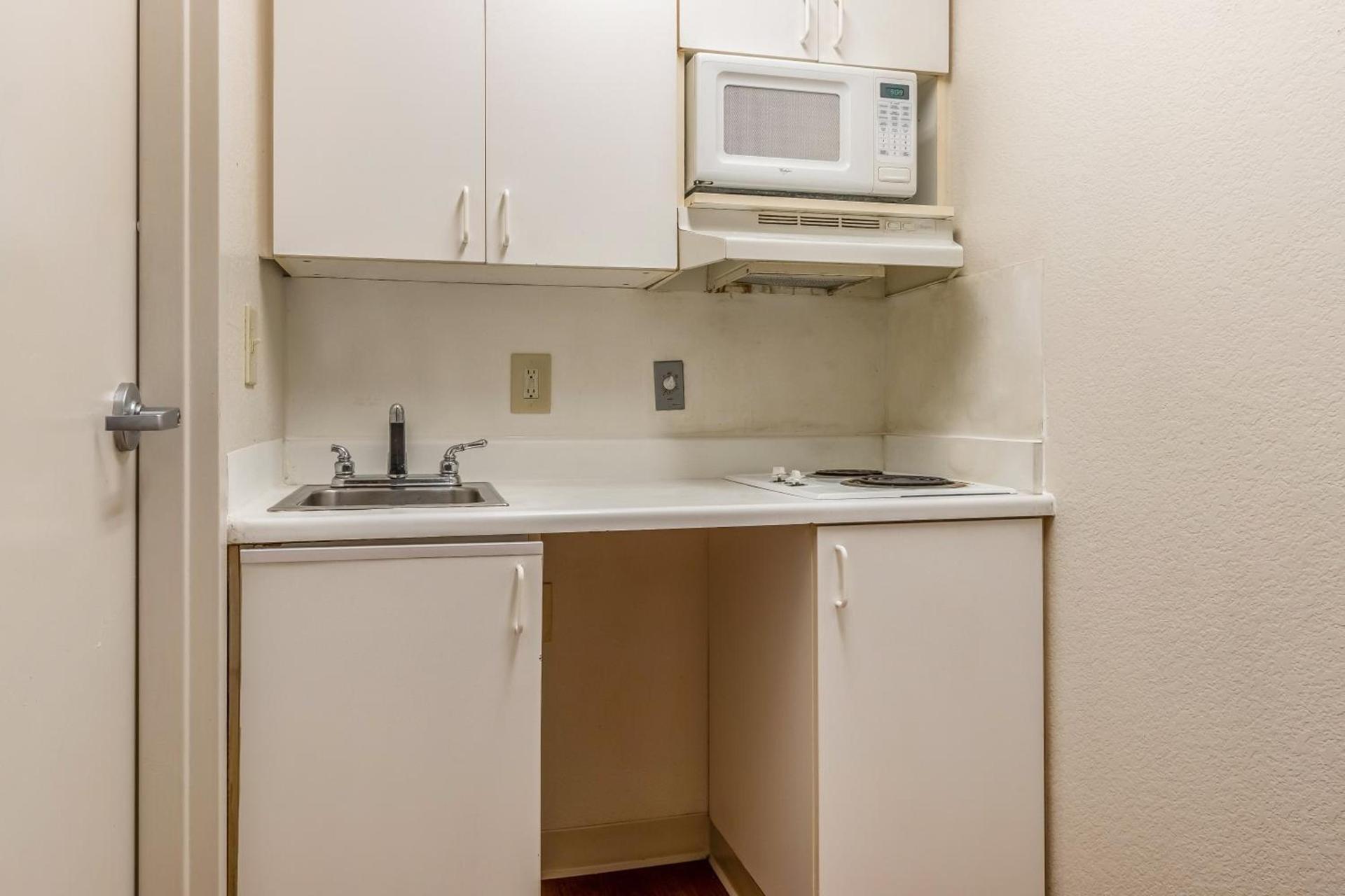 Studio 51 Extended Stay Hotel photo 14