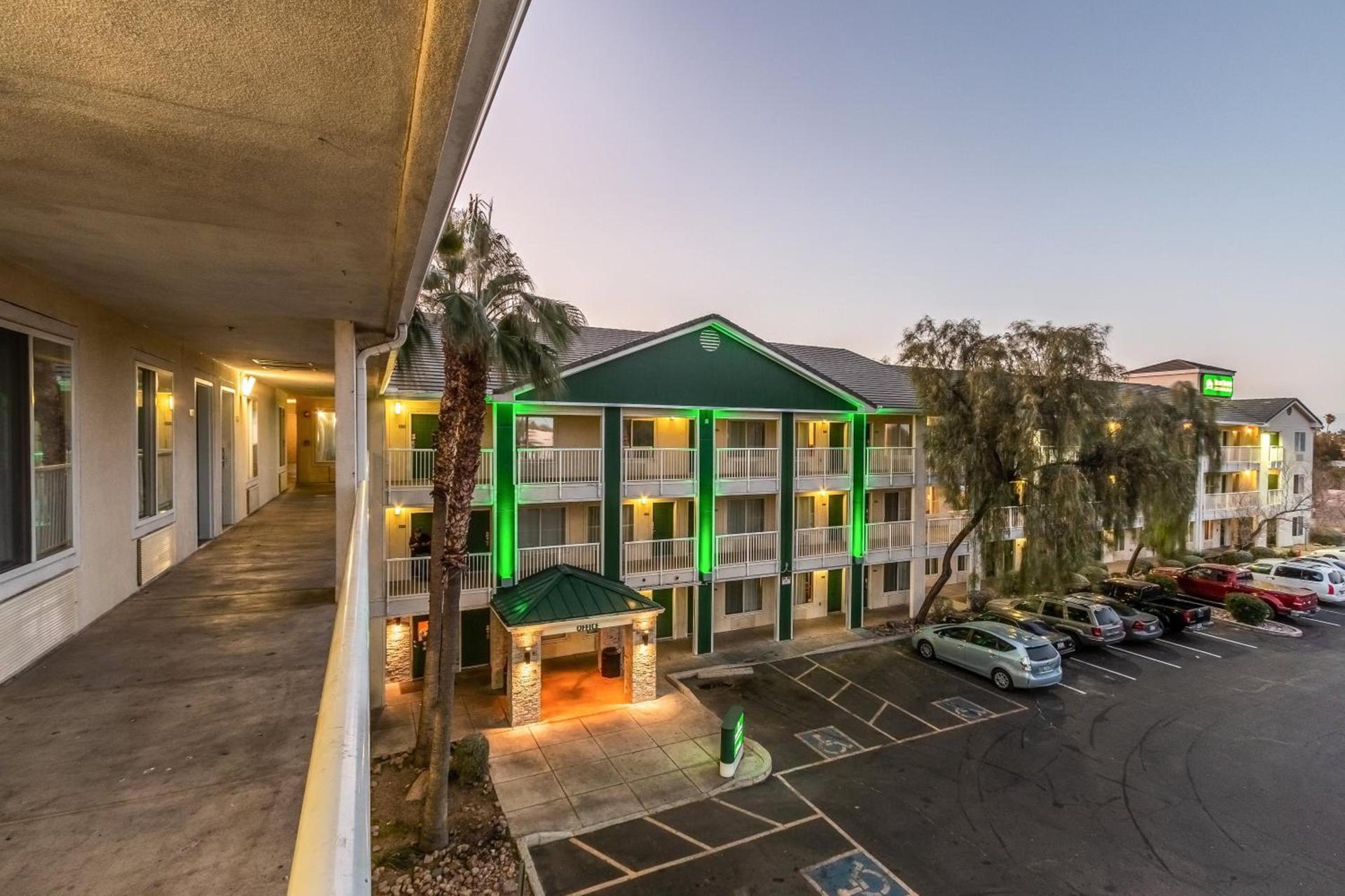 Studio 51 Extended Stay Hotel photo 2