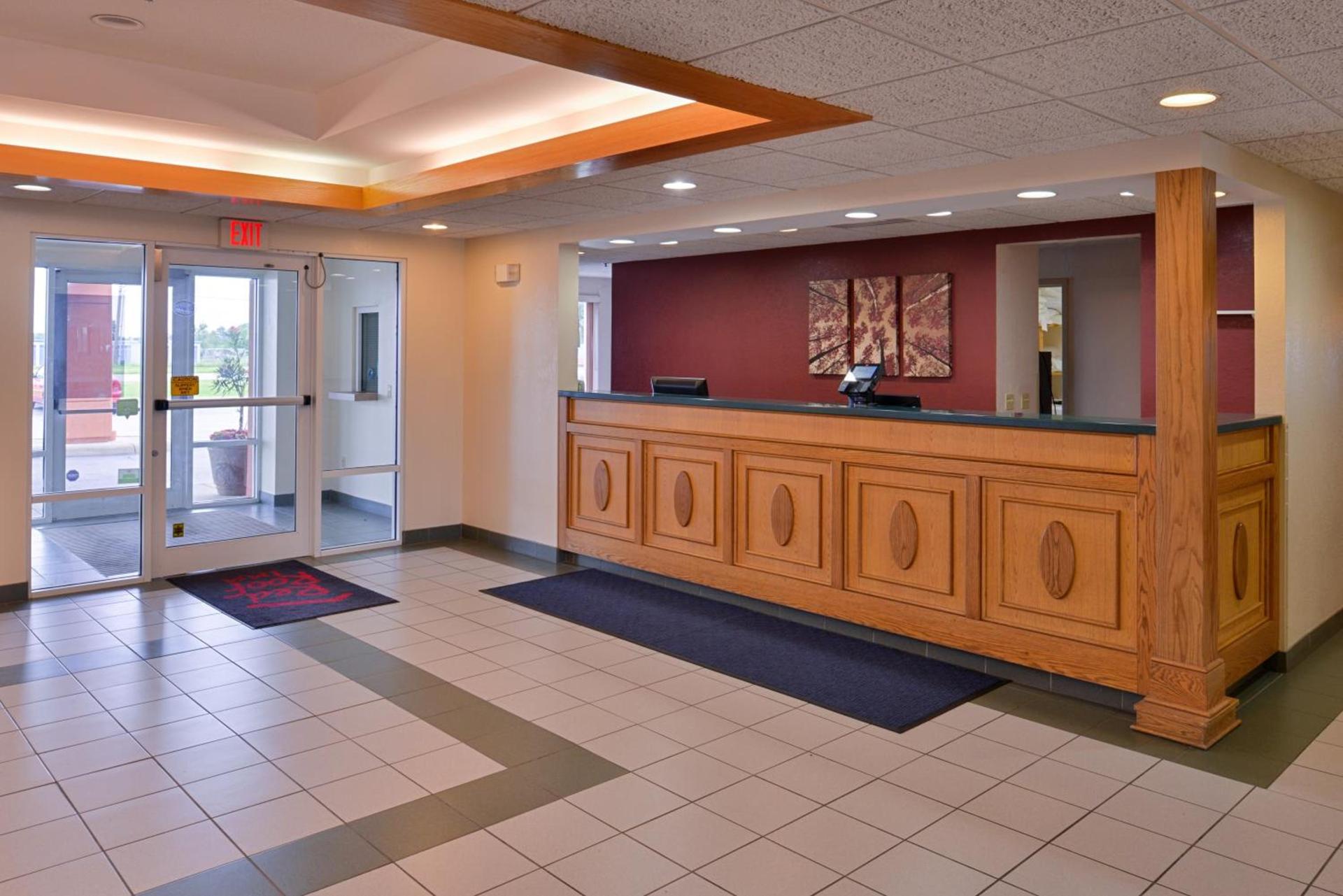 Red Roof Inn Clyde photo 4