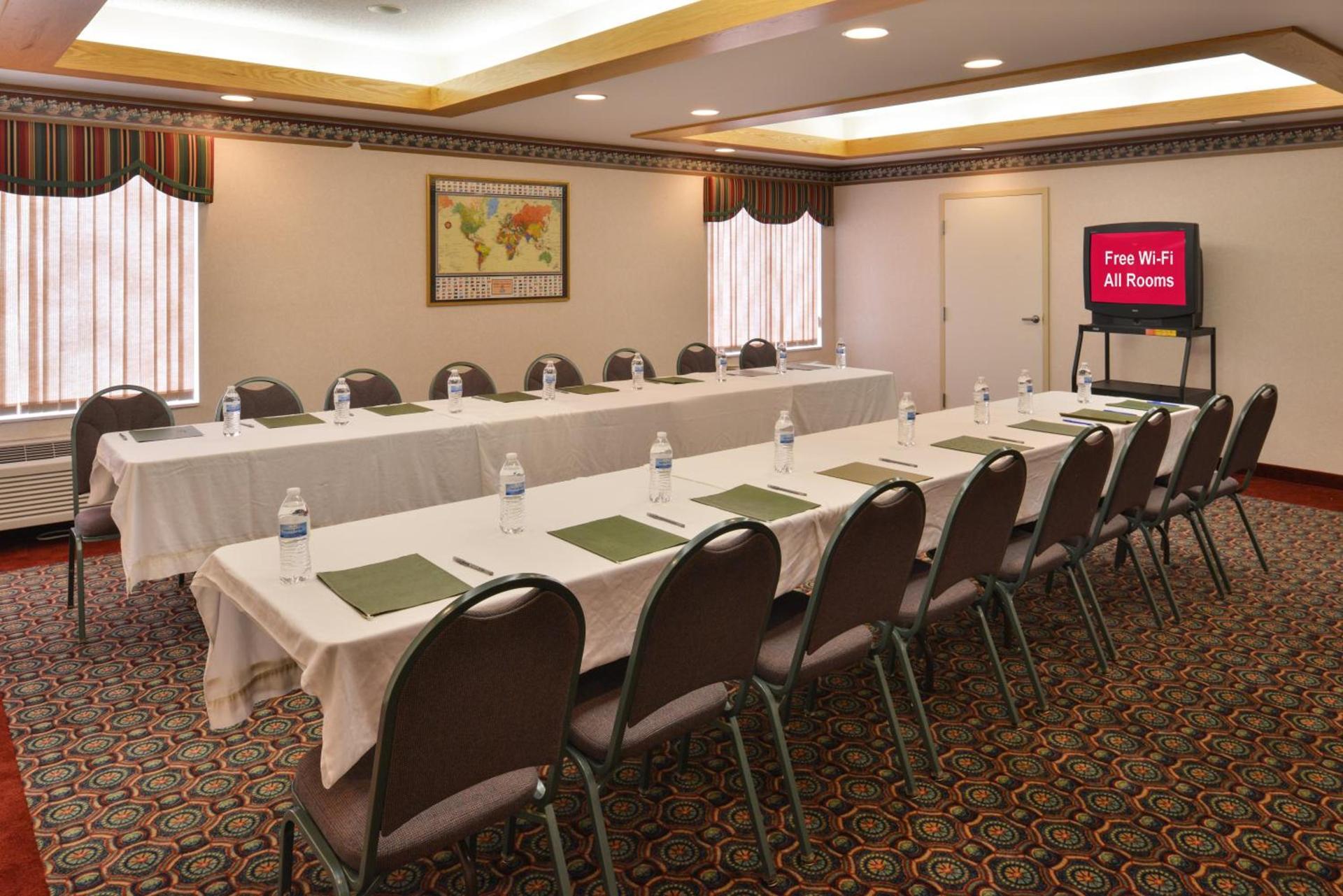 Red Roof Inn Clyde photo 16