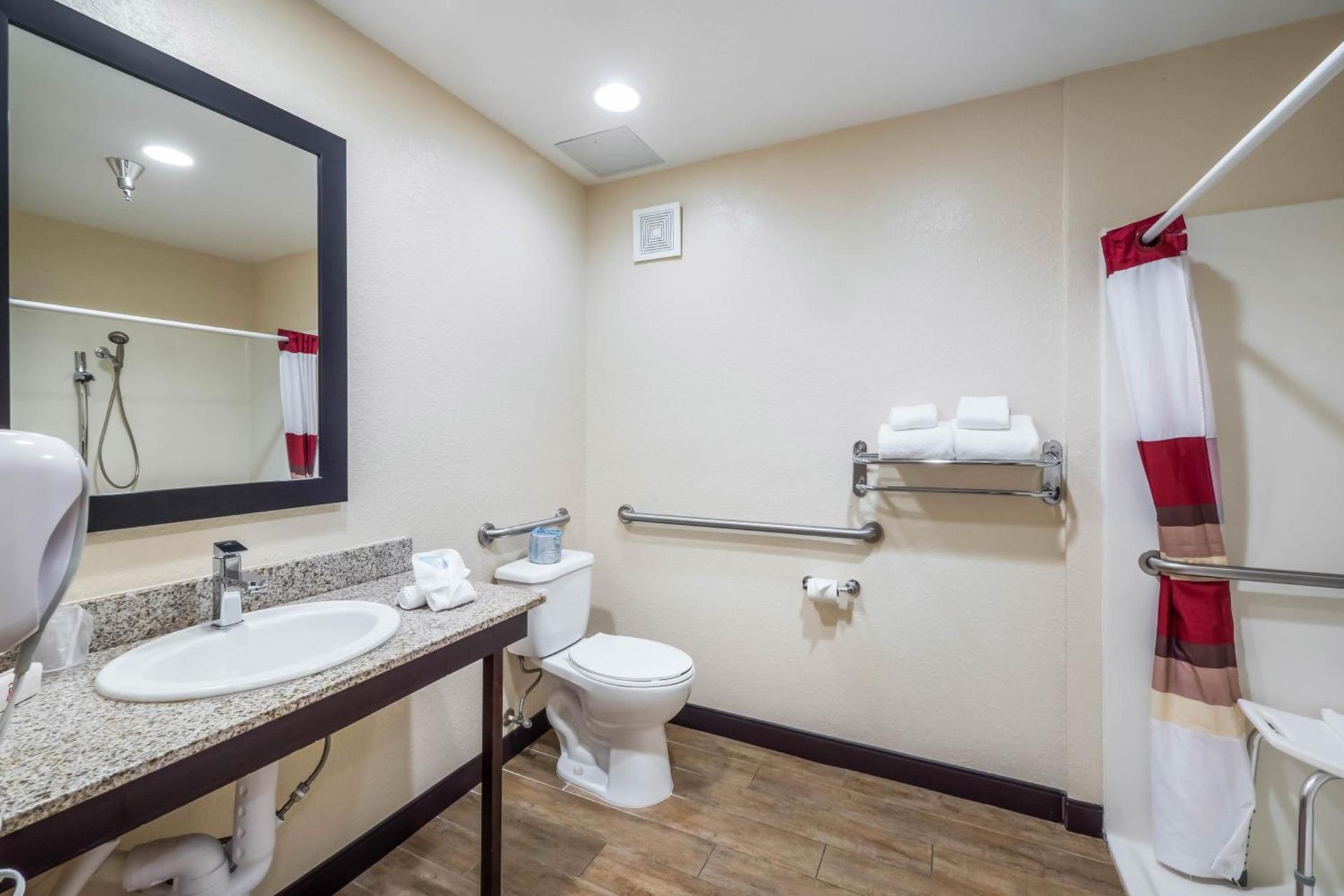 Red Roof Inn Ocala photo 18
