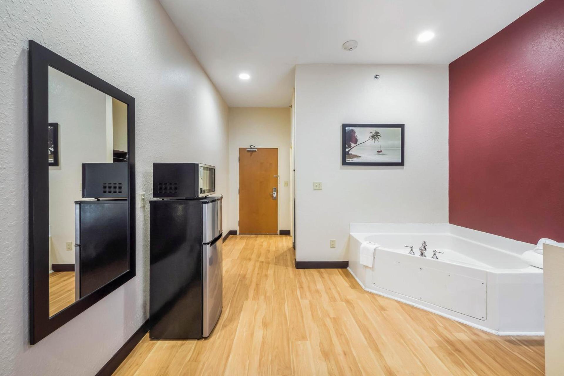 Red Roof Inn Ocala photo 5