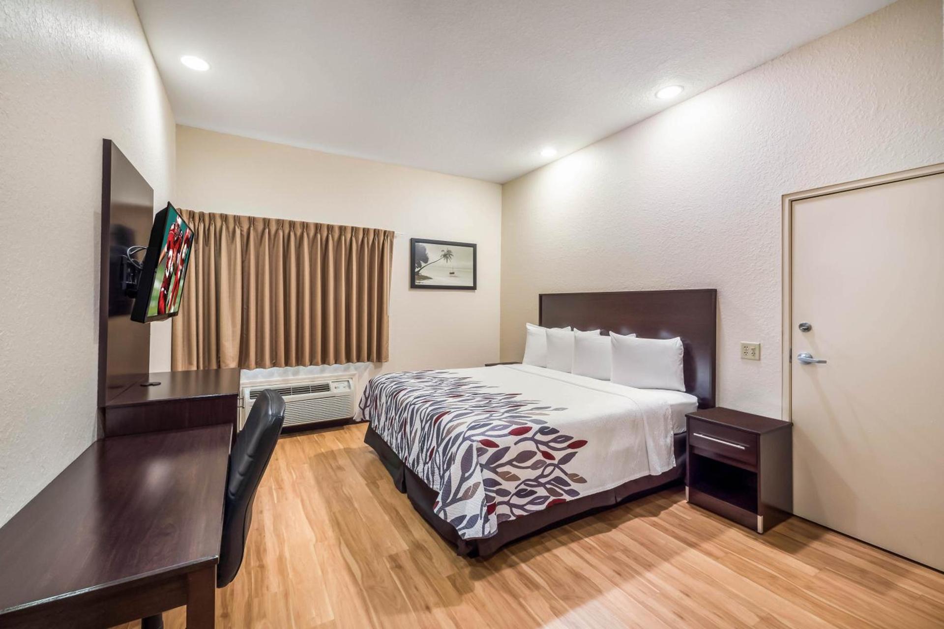 Red Roof Inn Ocala photo 38