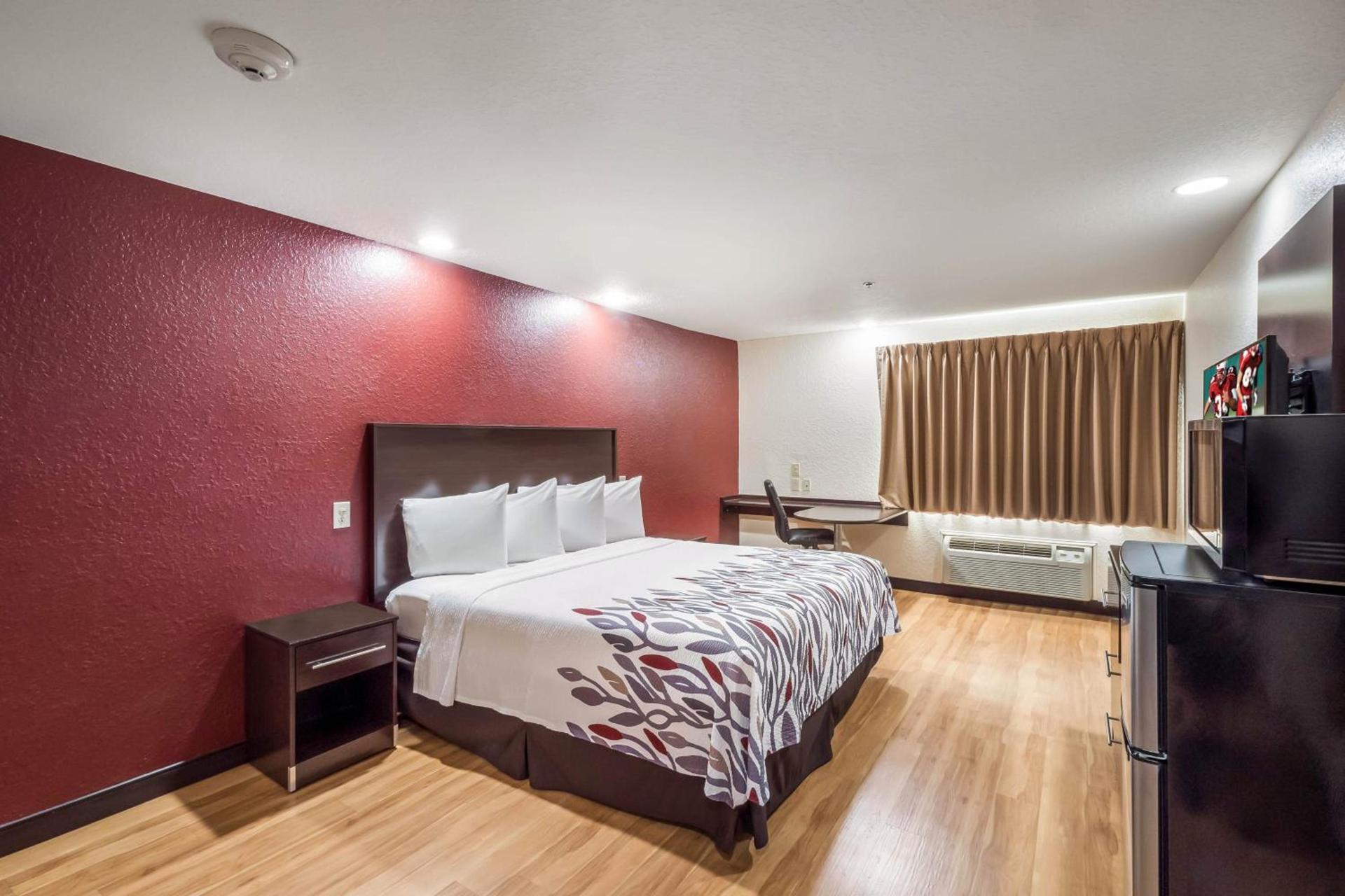 Red Roof Inn Ocala photo 34