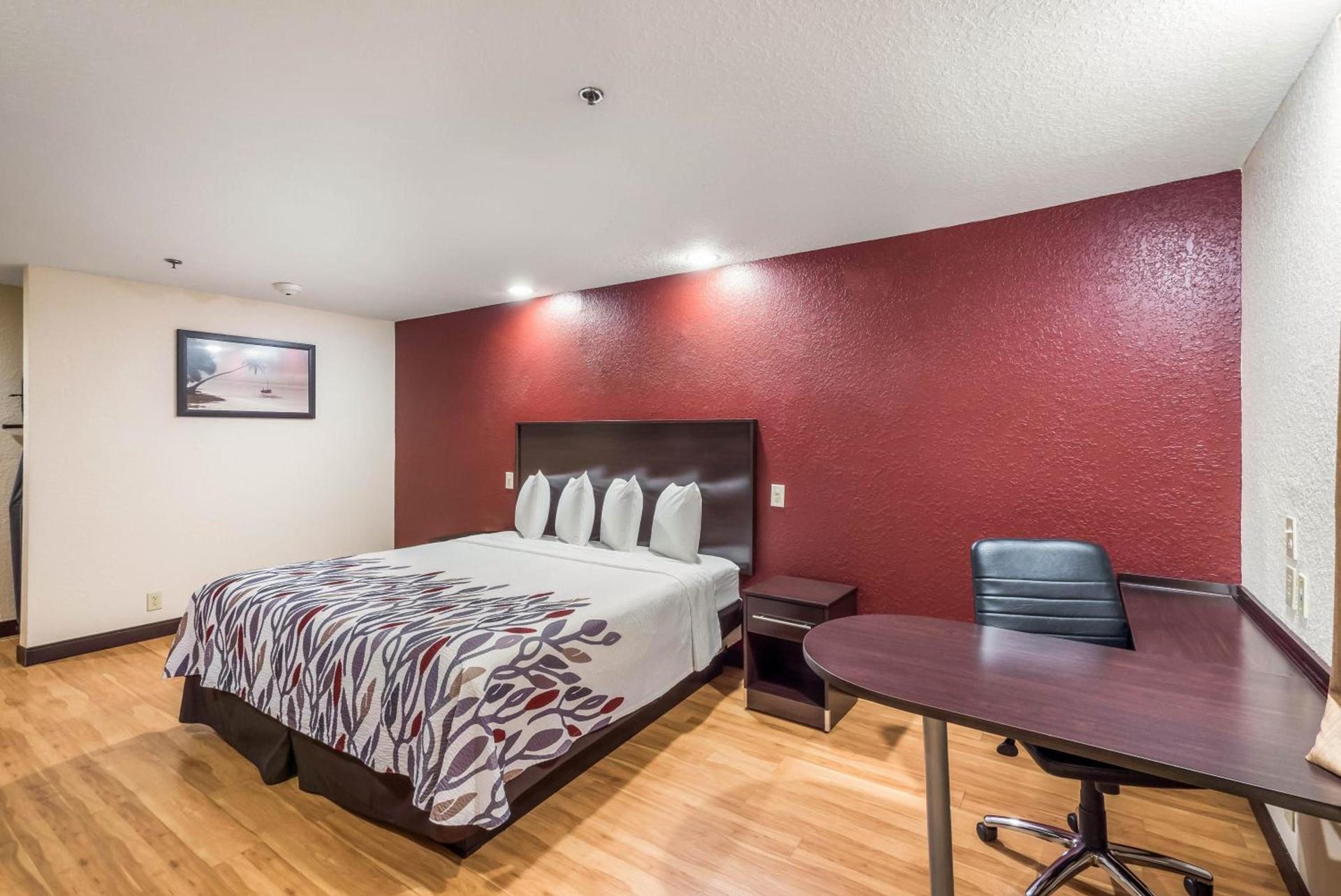 Red Roof Inn Ocala photo 33