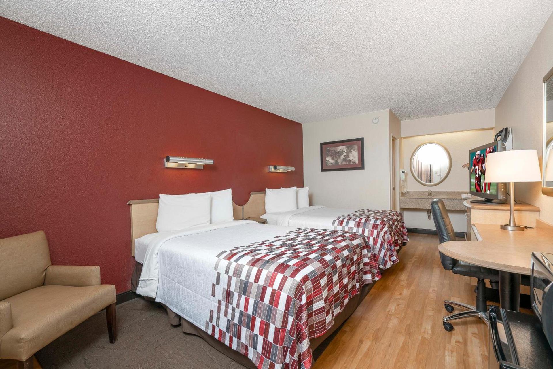 Red Roof Inn Syracuse photo 8