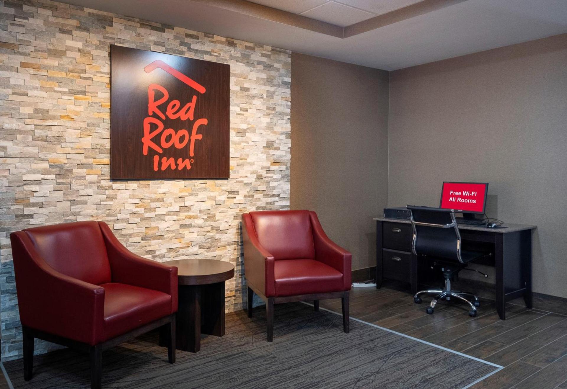 Red Roof Inn Prattville photo 6