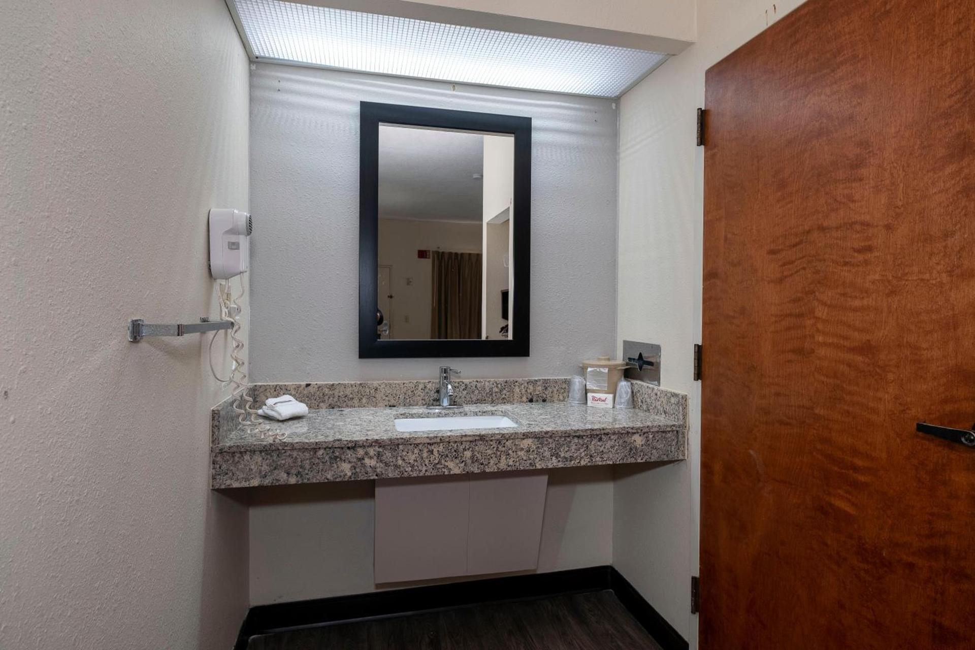 Red Roof Inn Prattville photo 38
