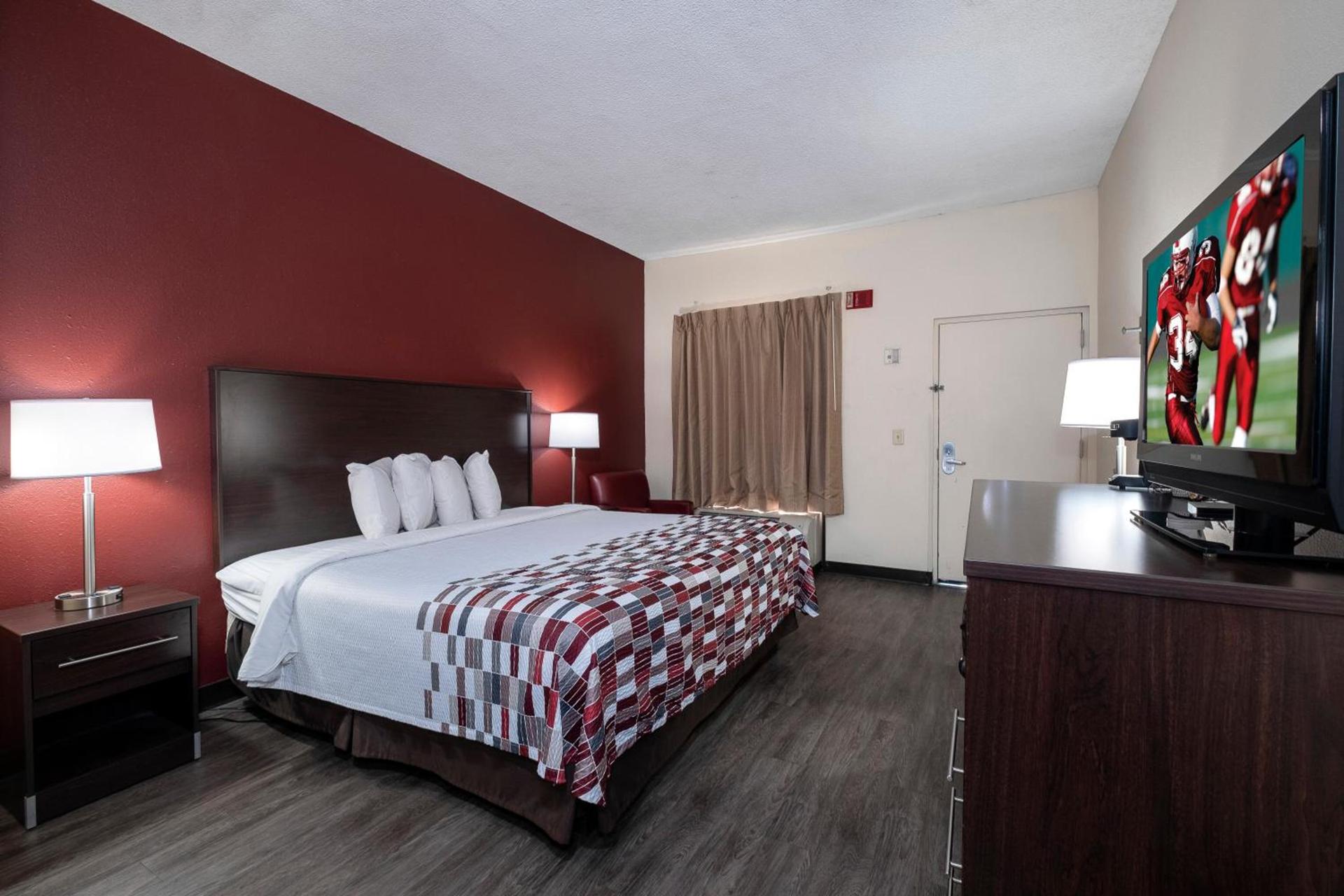 Red Roof Inn Prattville photo 26