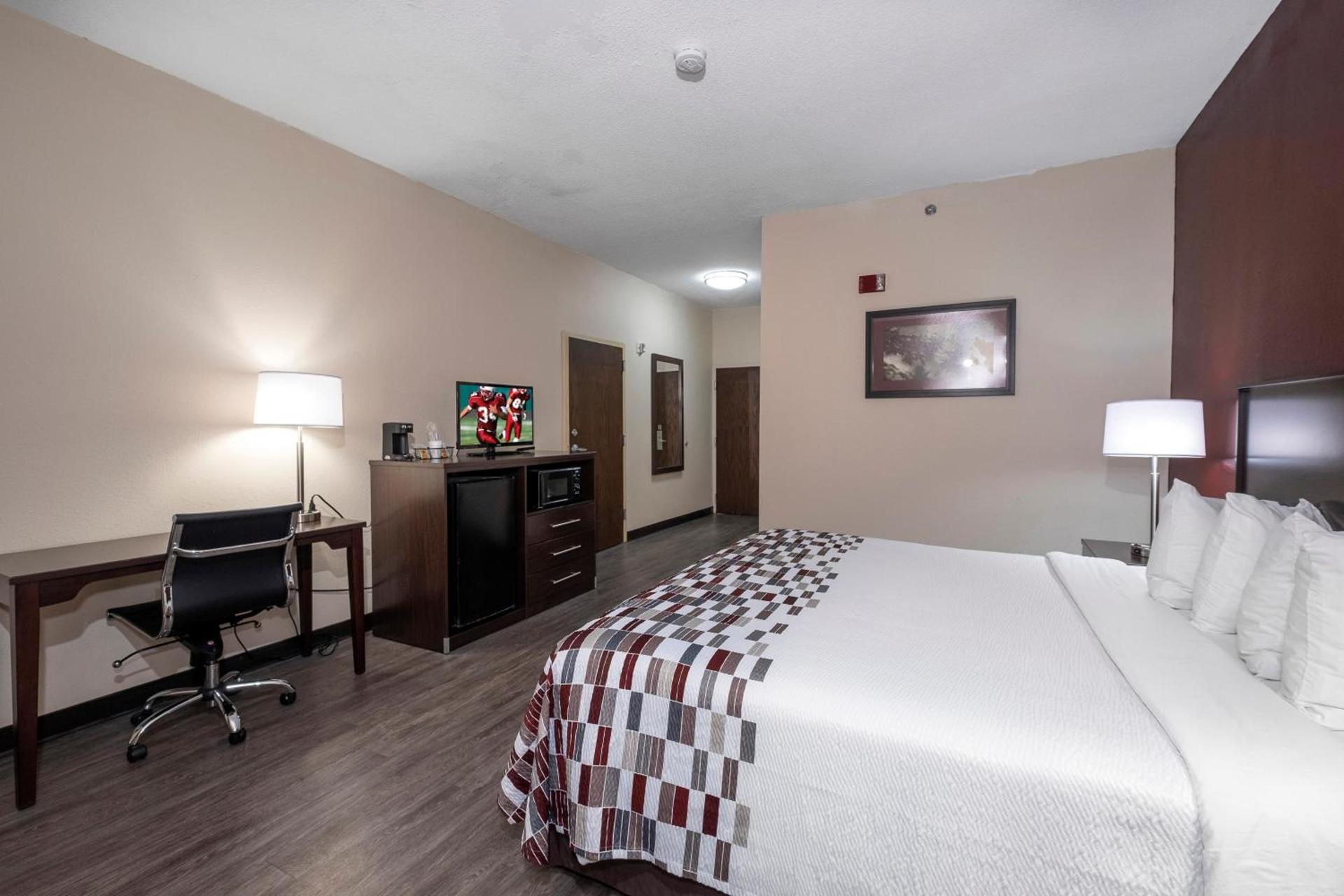 Red Roof Inn Prattville photo 29