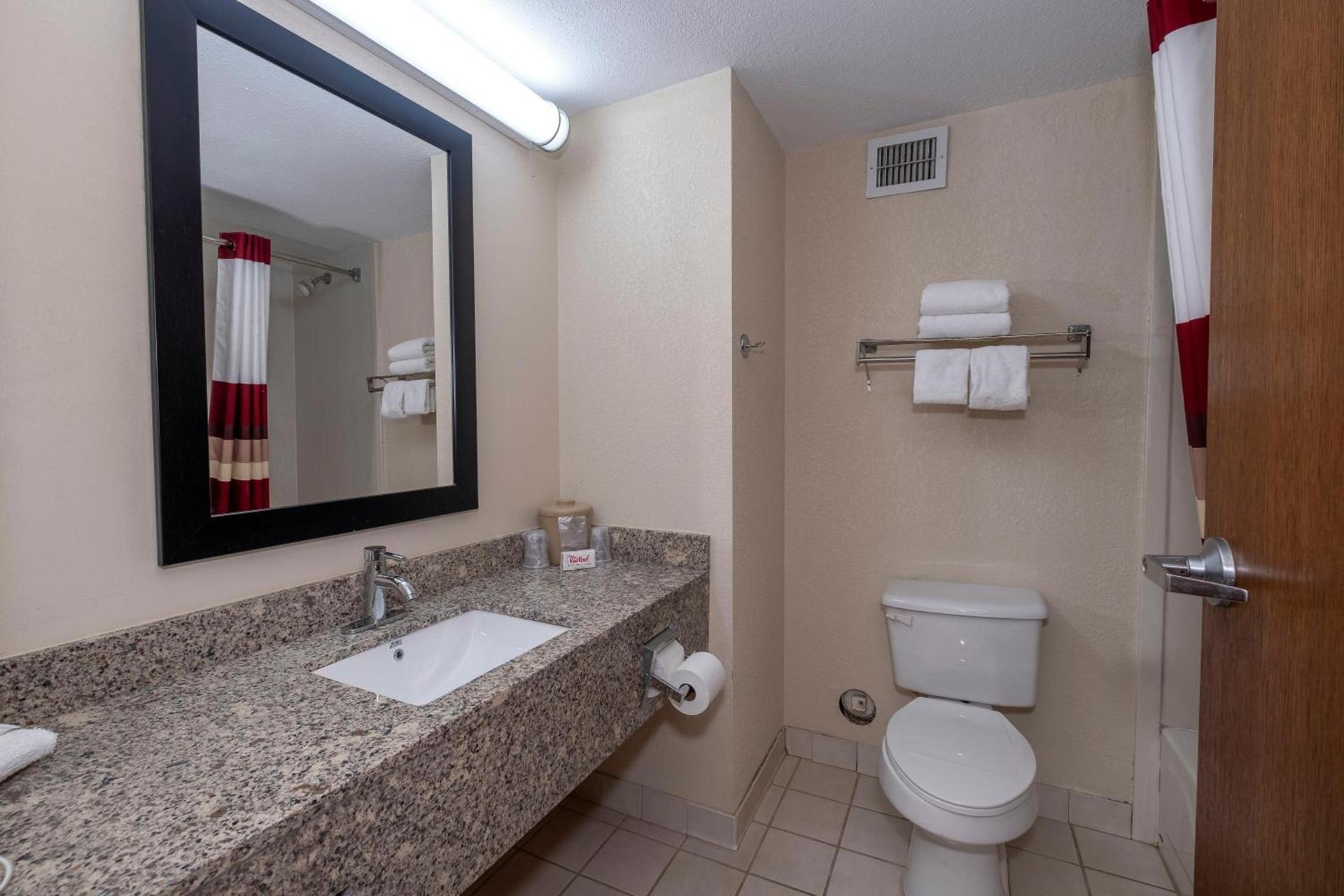 Red Roof Inn Prattville photo 35