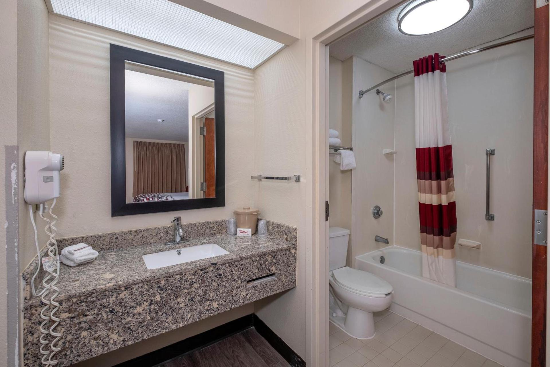 Red Roof Inn Prattville photo 37