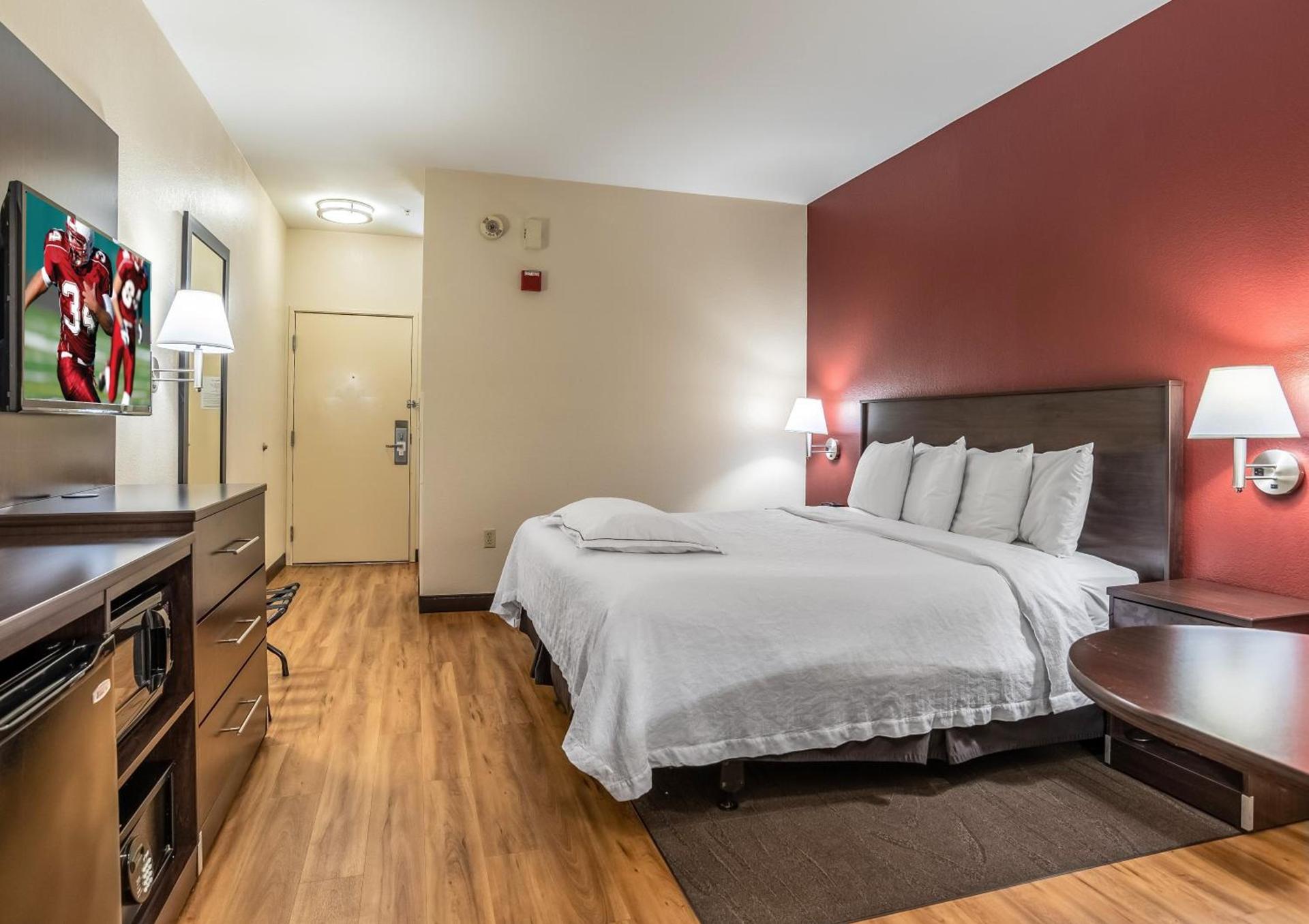 Red Roof Inn PLUS+ San Antonio Downtown - Riverwalk photo 12