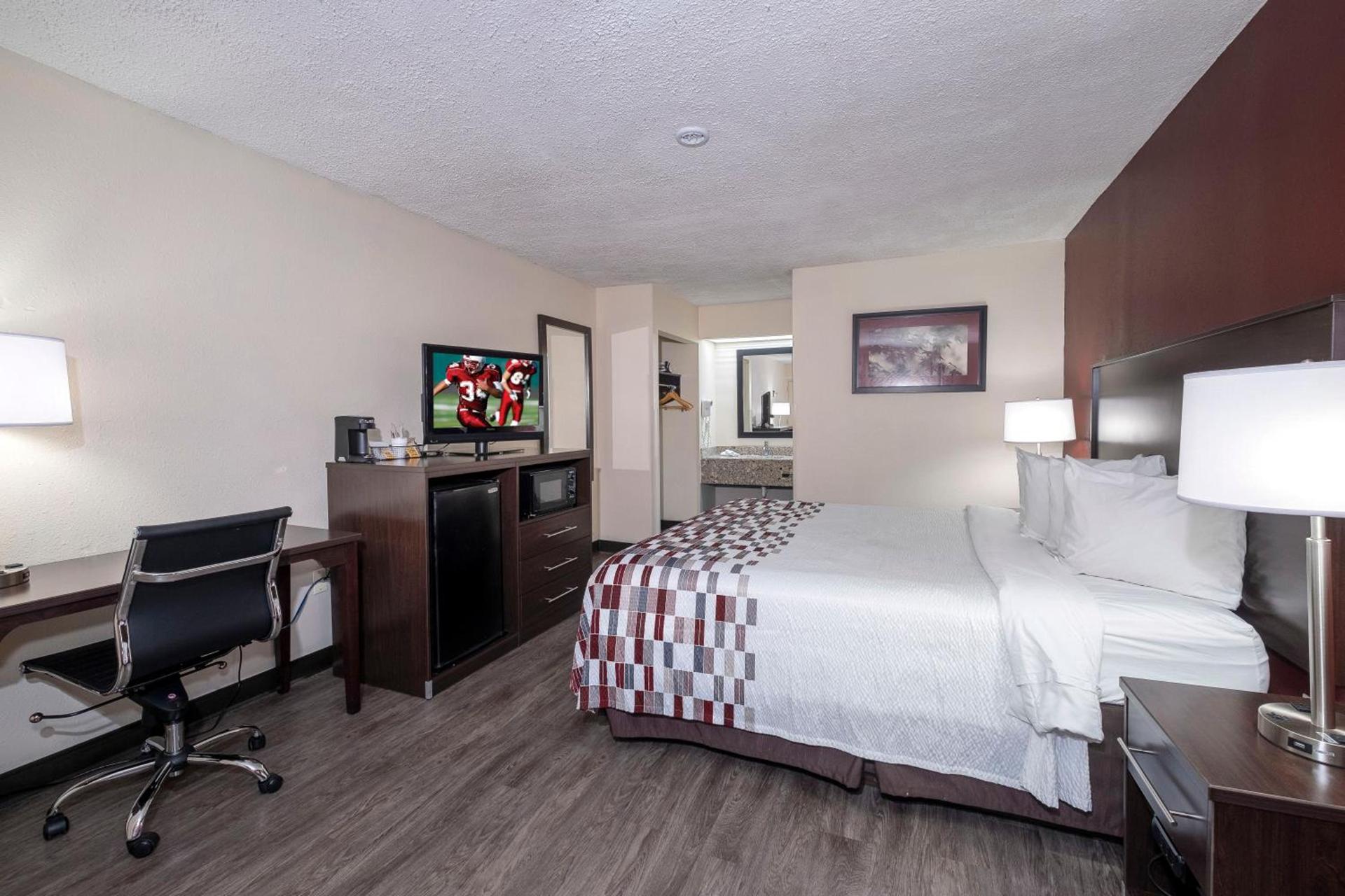 Red Roof Inn Prattville photo 23