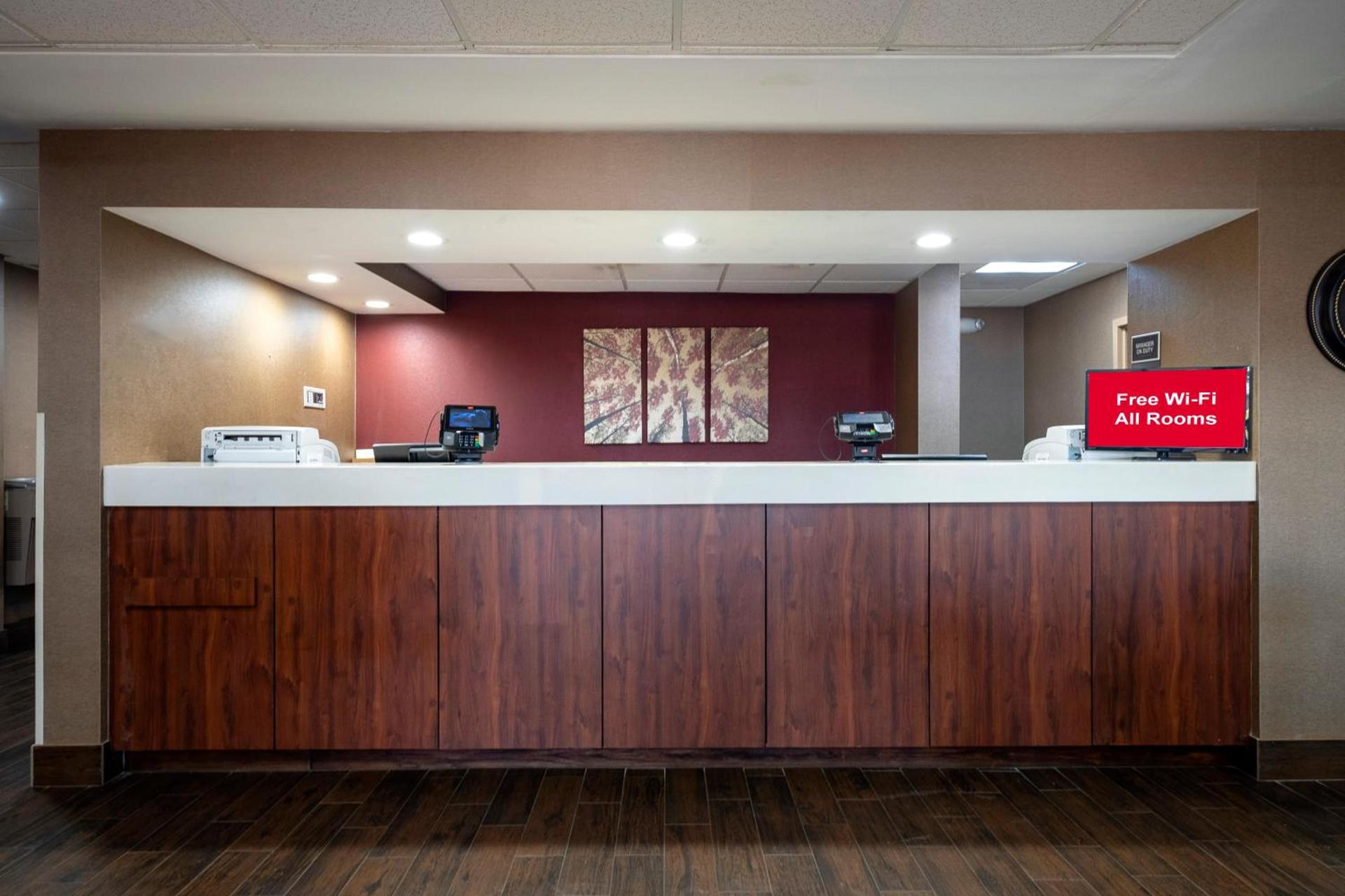 Red Roof Inn Prattville photo 4