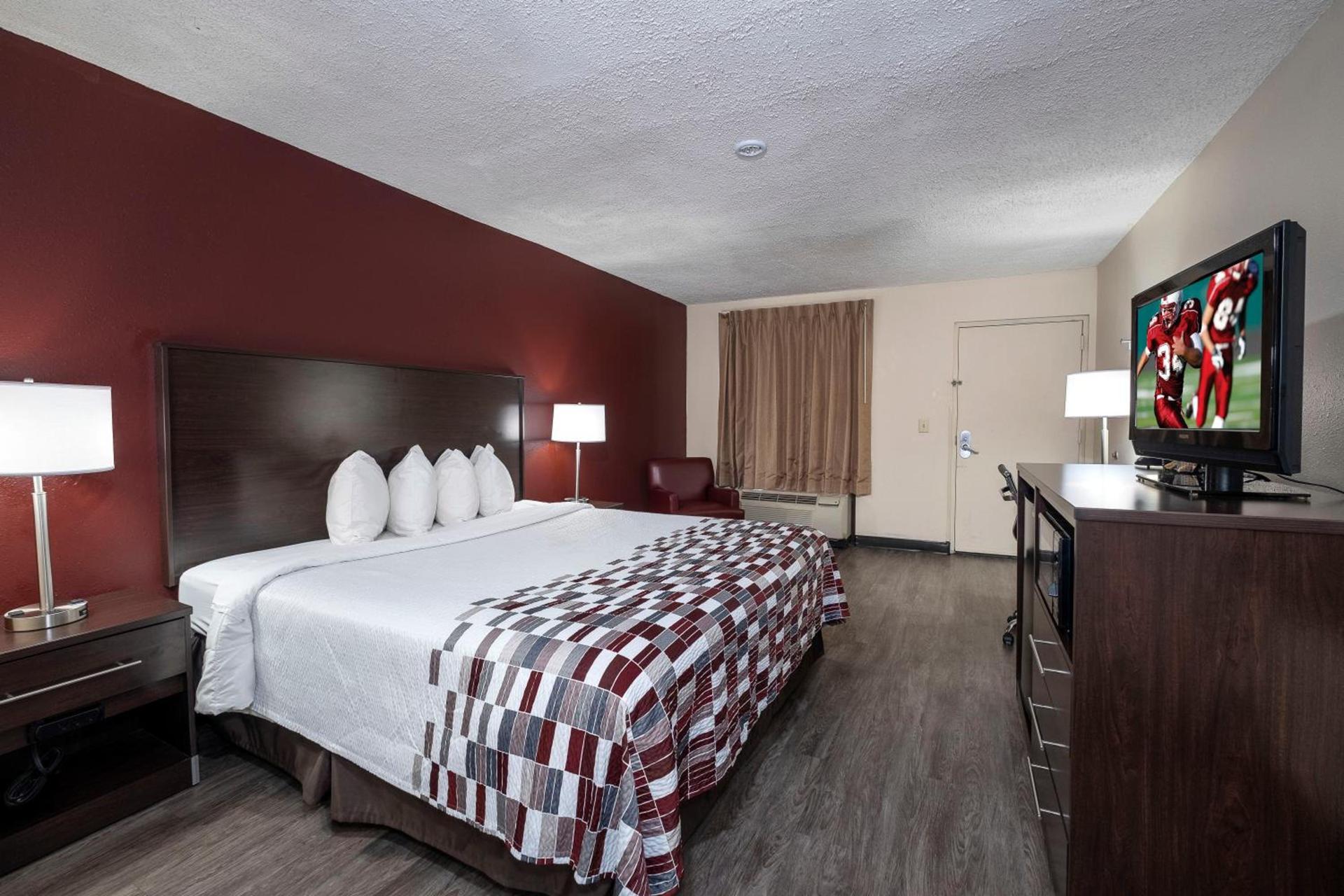 Red Roof Inn Prattville photo 24