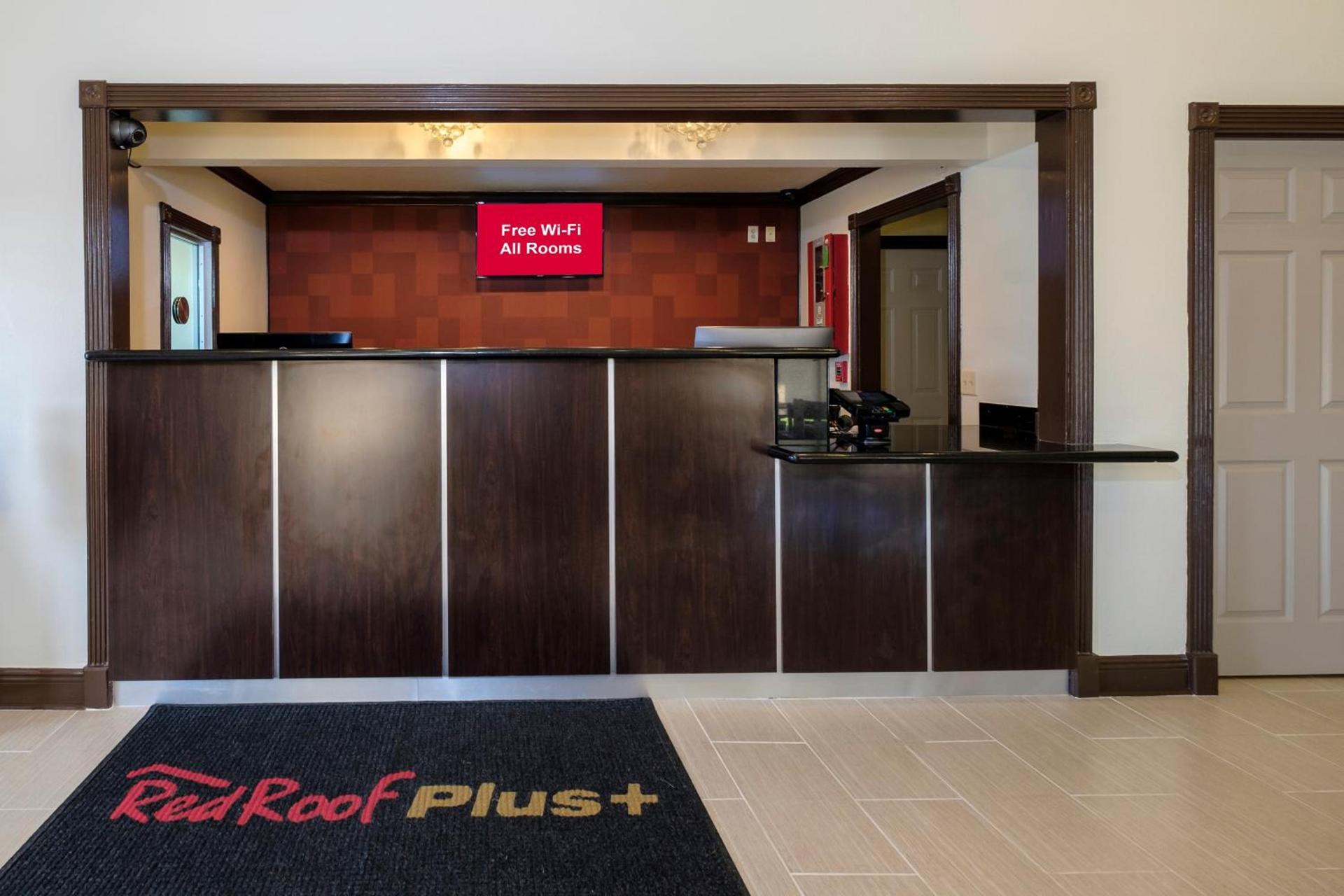 Red Roof Inn PLUS+ Hammond photo 6