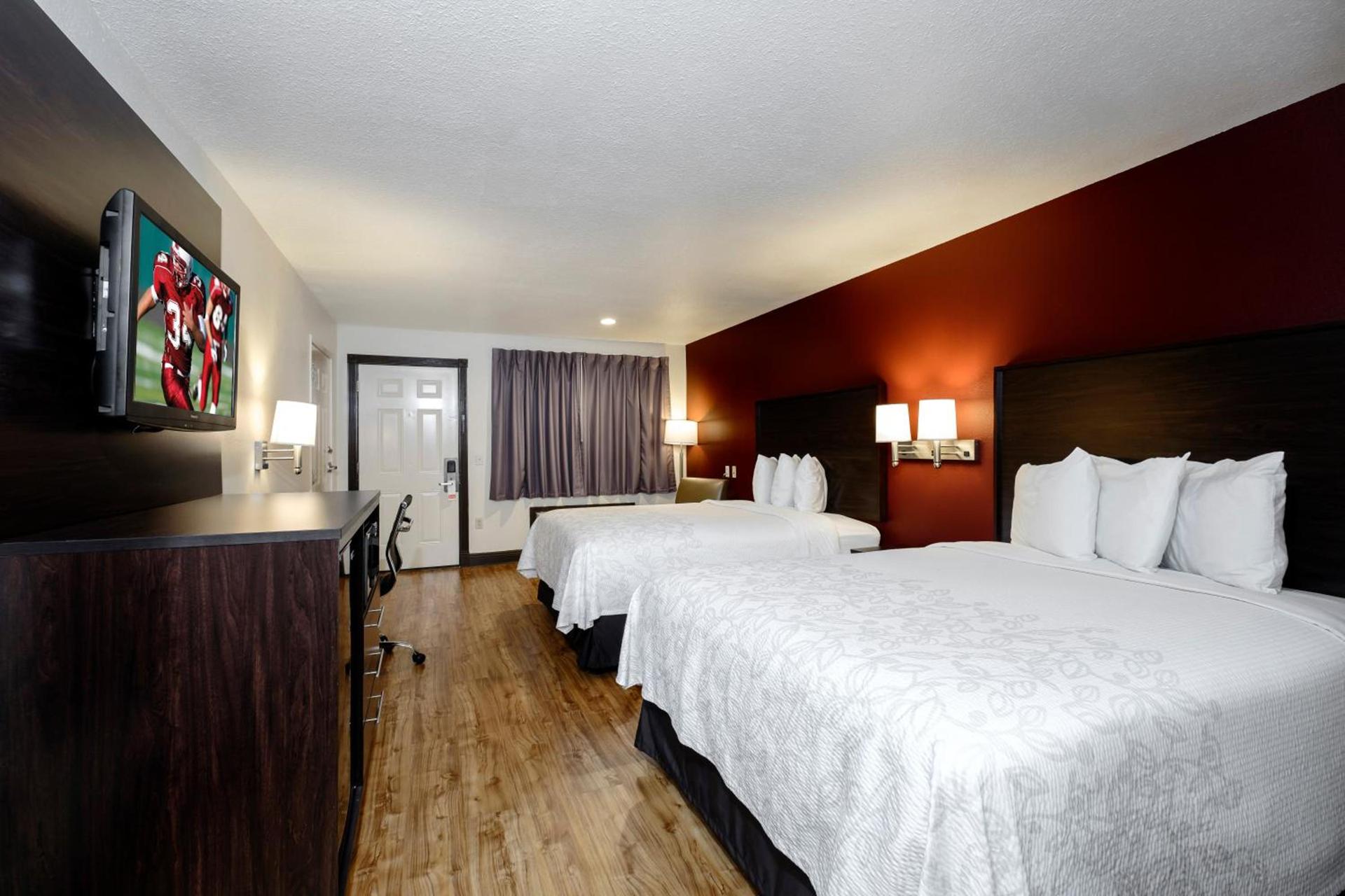 Red Roof Inn PLUS+ Hammond photo 32