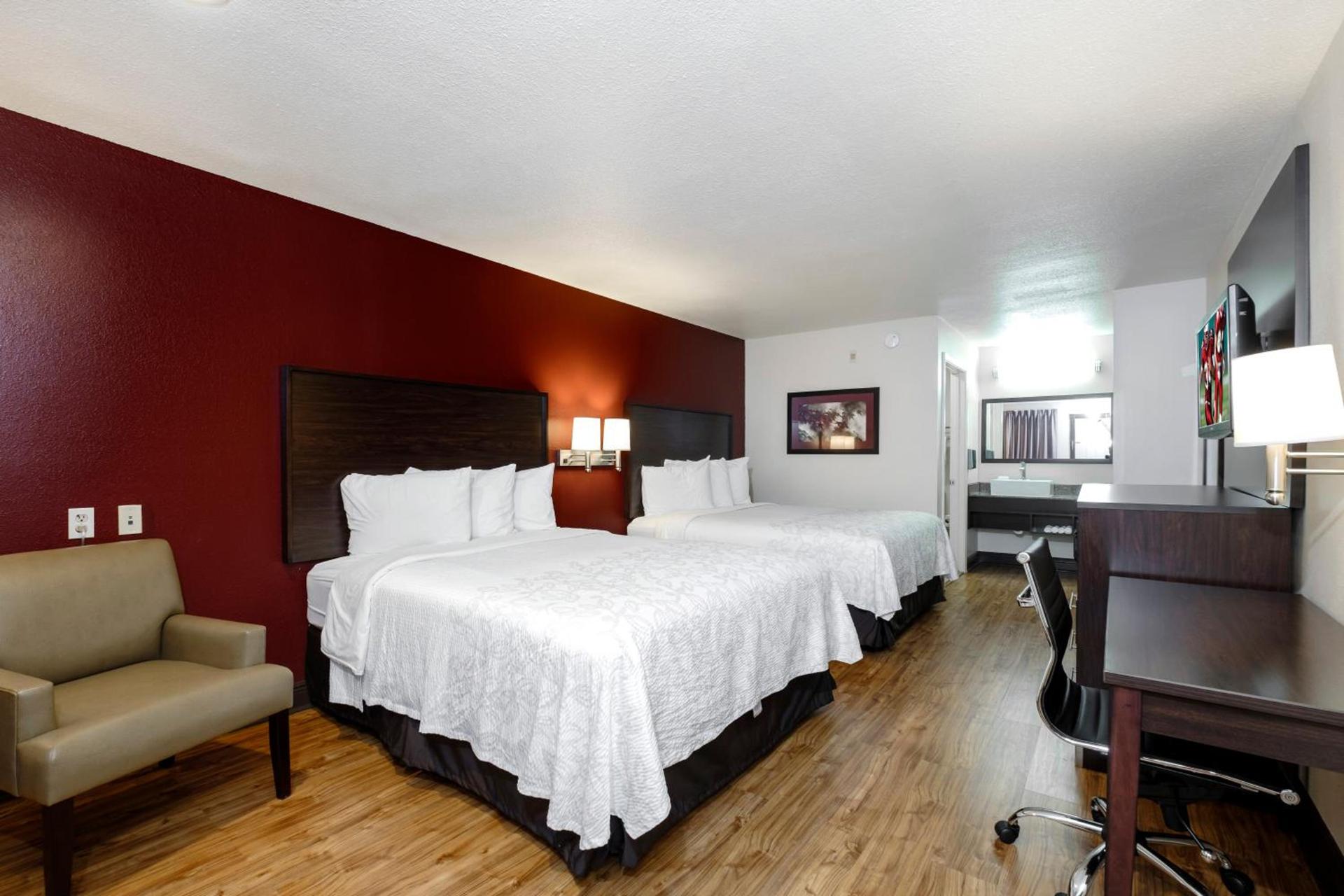 Red Roof Inn PLUS+ Hammond photo 31
