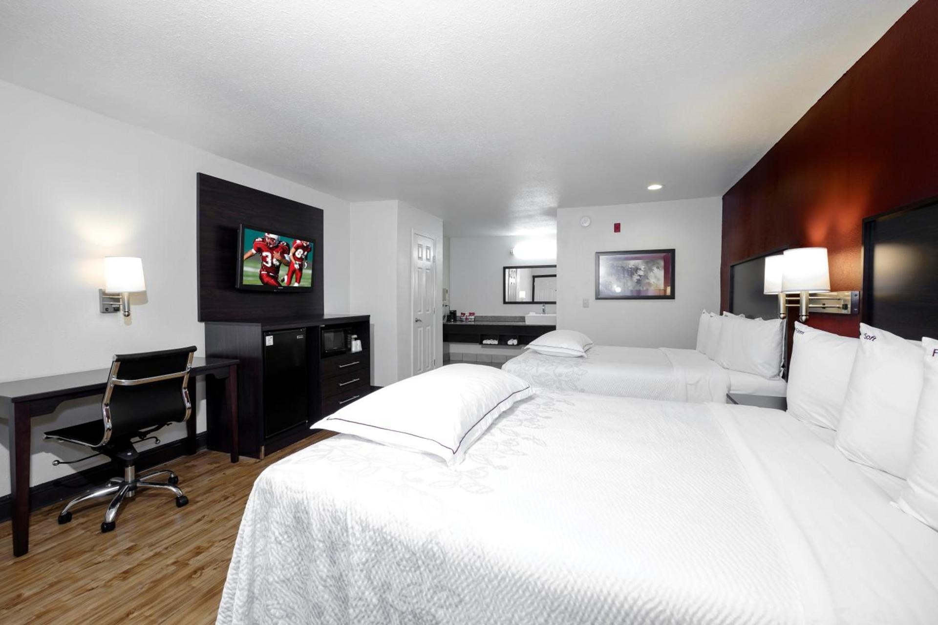 Red Roof Inn PLUS+ Hammond photo 23