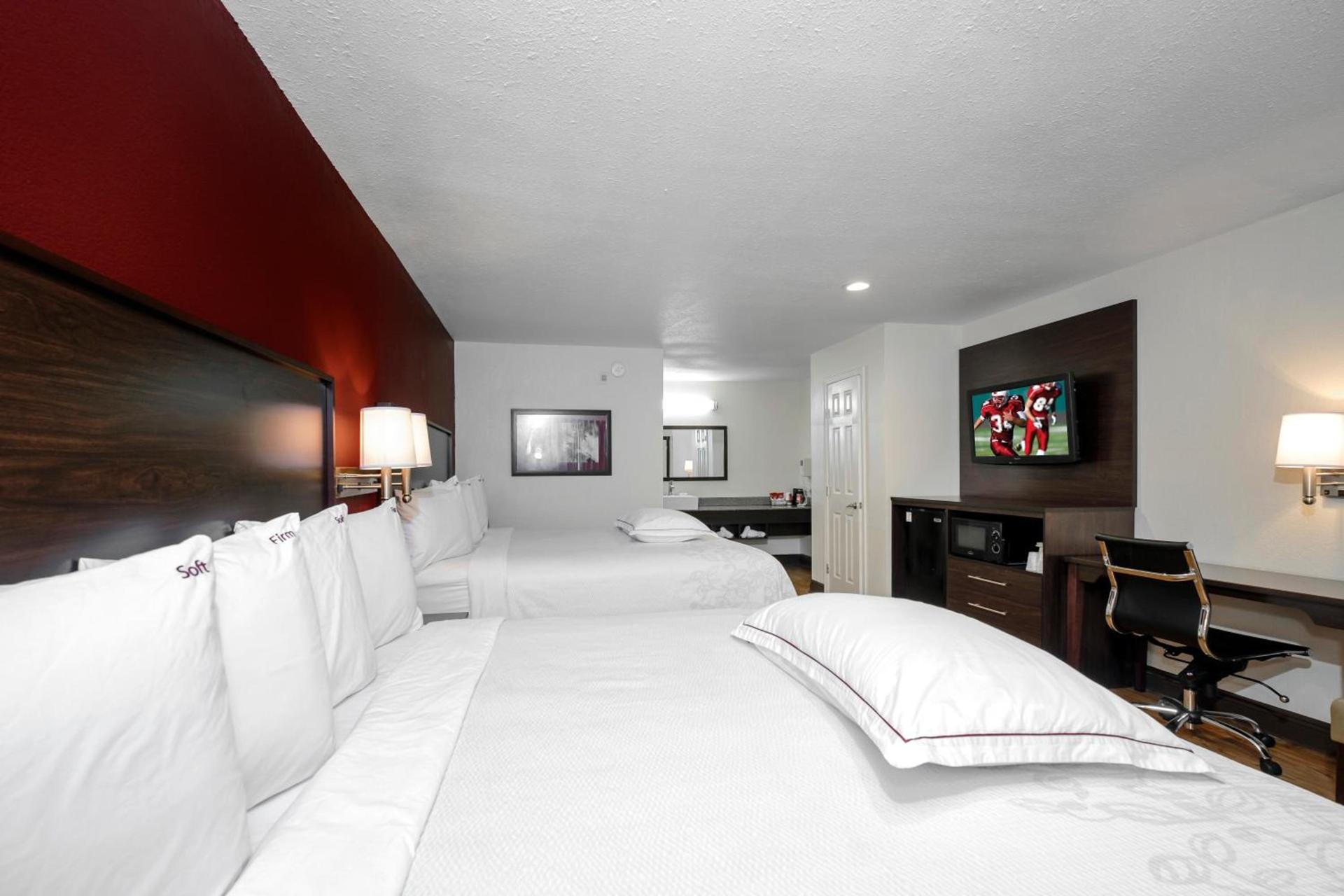 Red Roof Inn PLUS+ Hammond photo 24