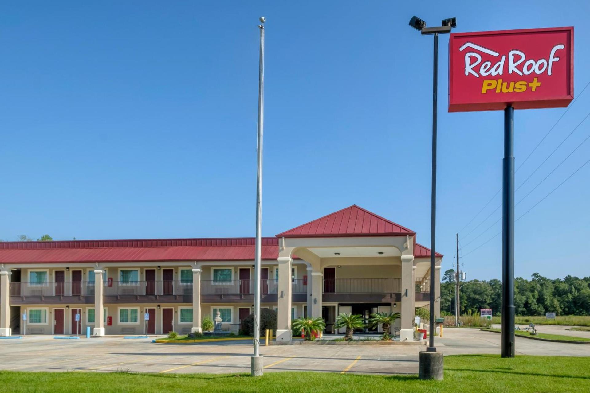 Red Roof Inn PLUS+ Hammond photo 2