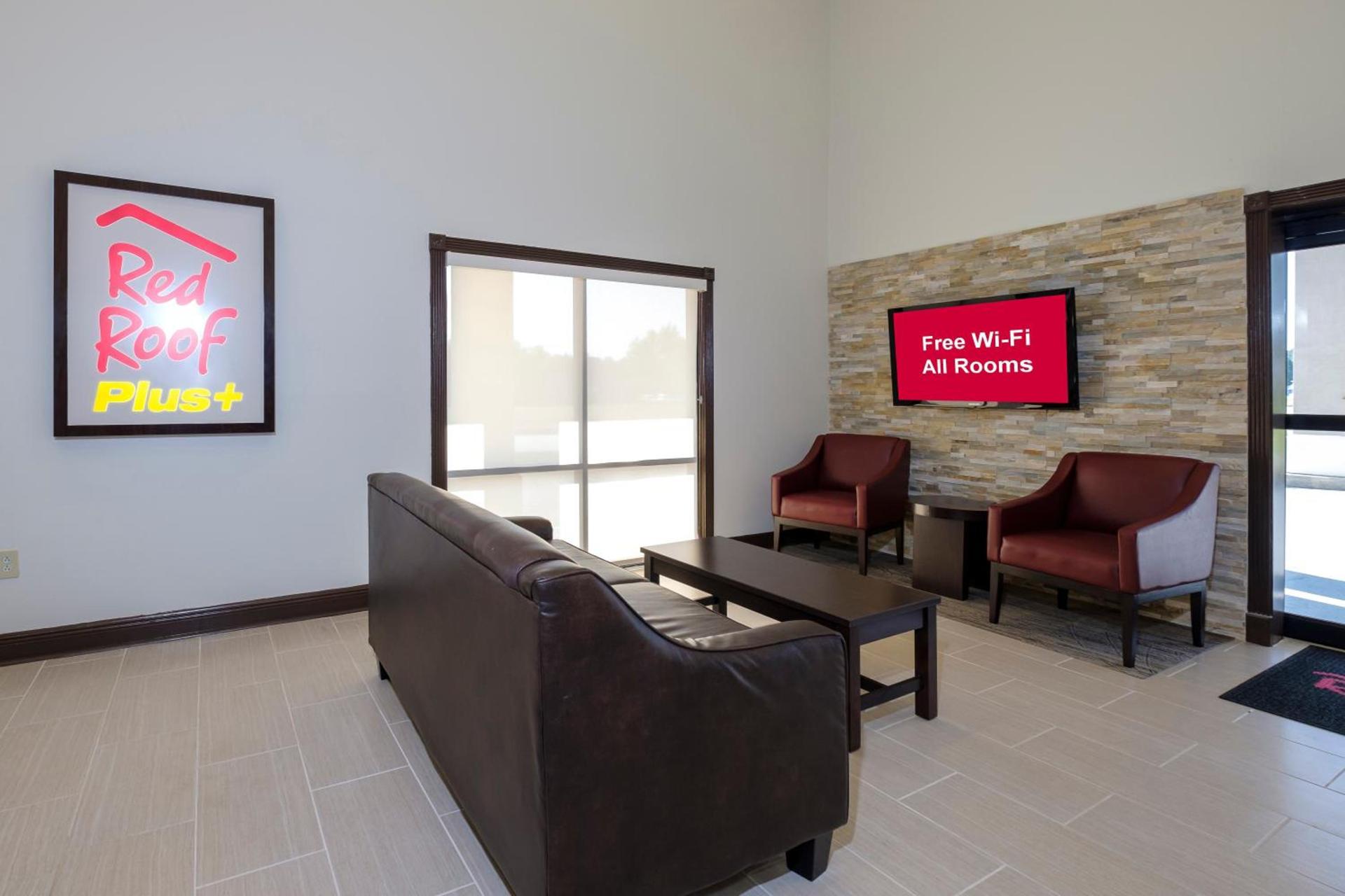 Red Roof Inn PLUS+ Hammond photo 10